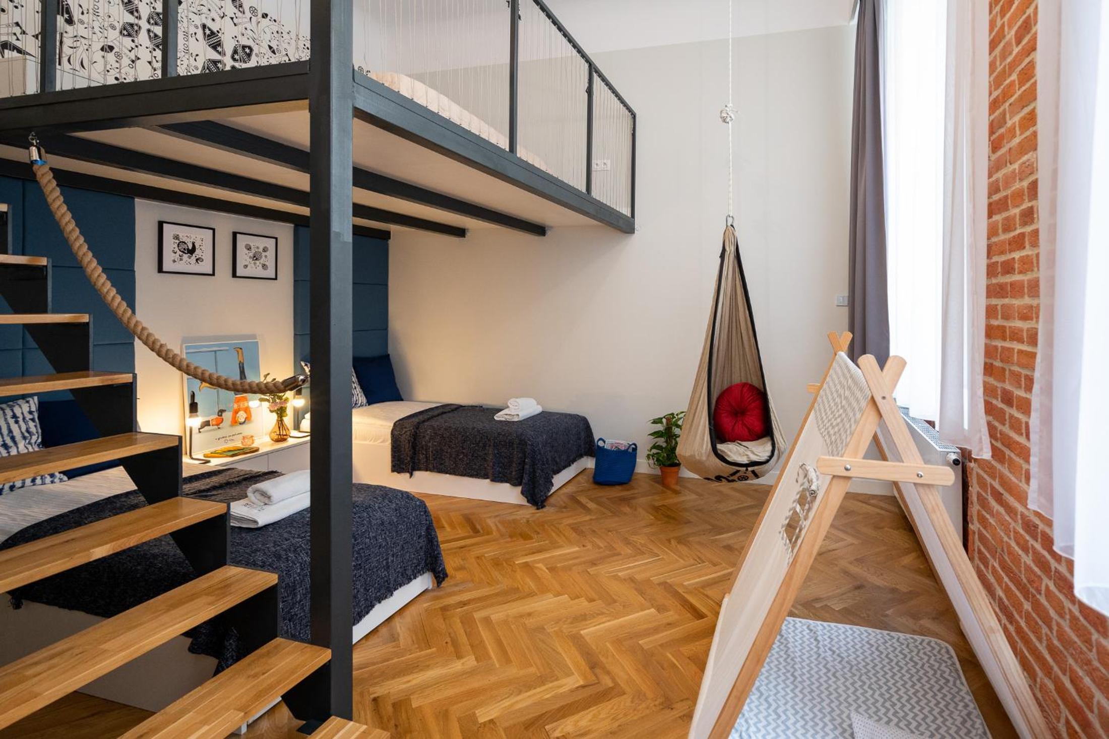 Two-Bedroom Apartment - Photo 2