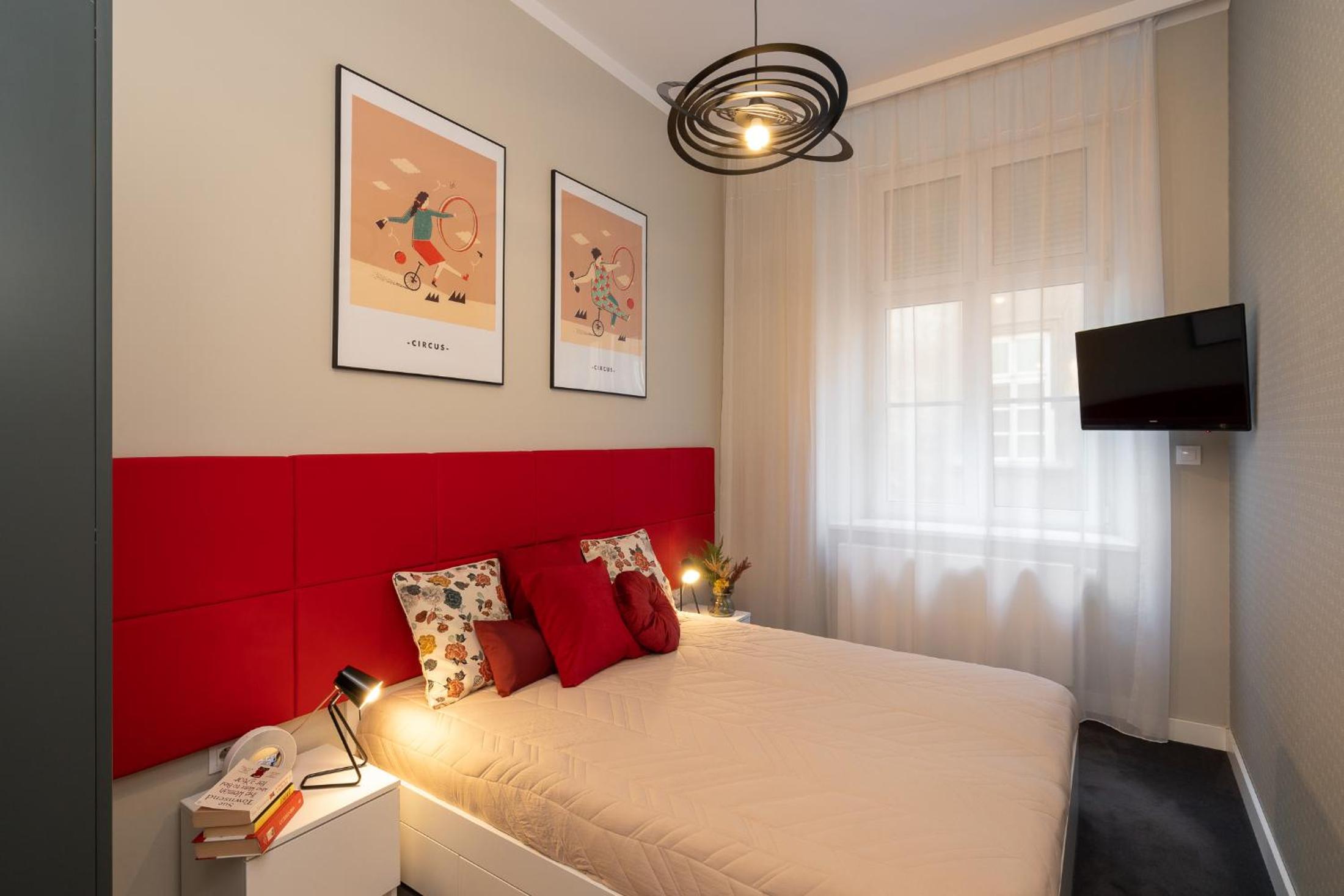Two-Bedroom Apartment - Photo 7
