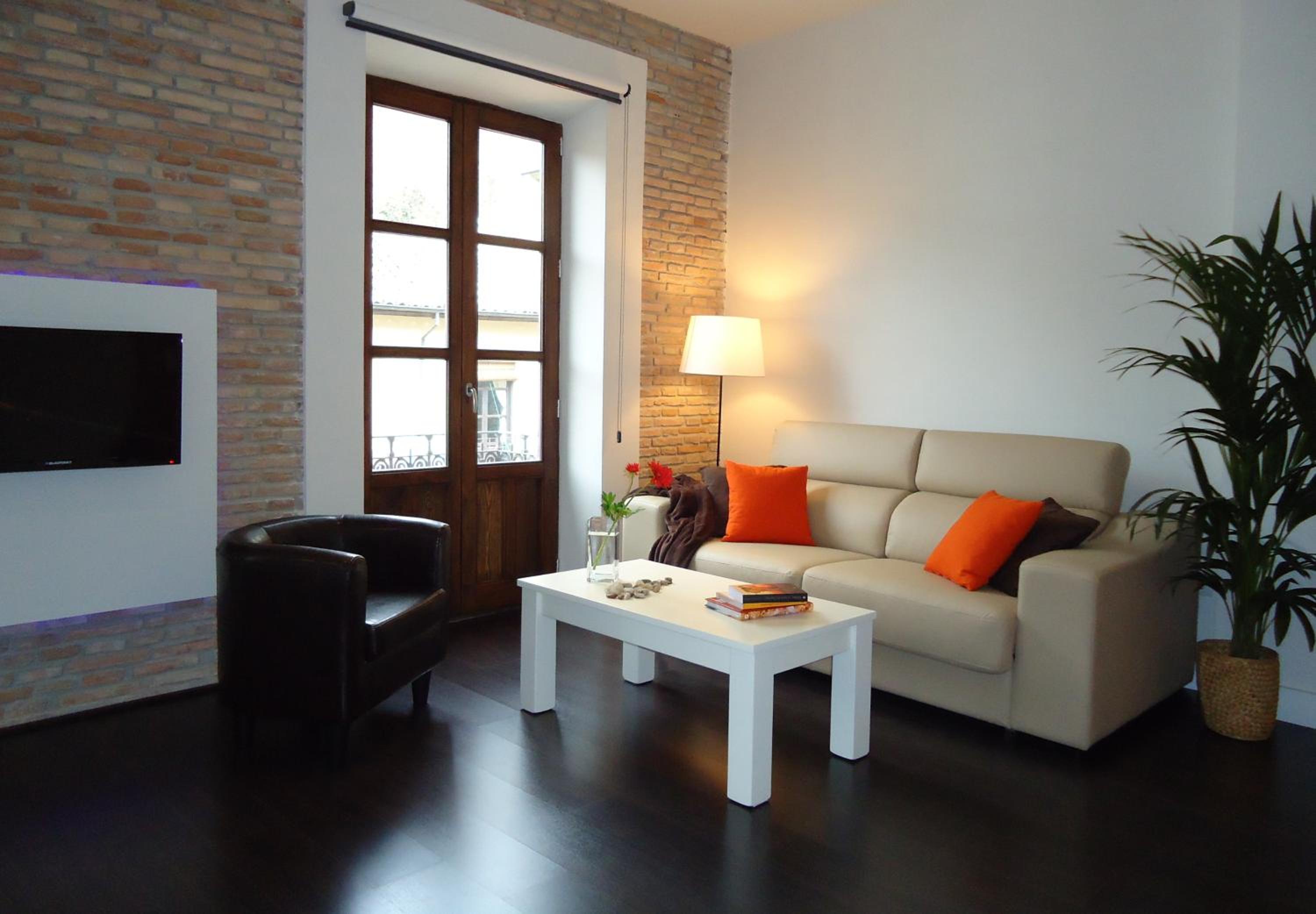 One-Bedroom Apartment with Balcony photo 3