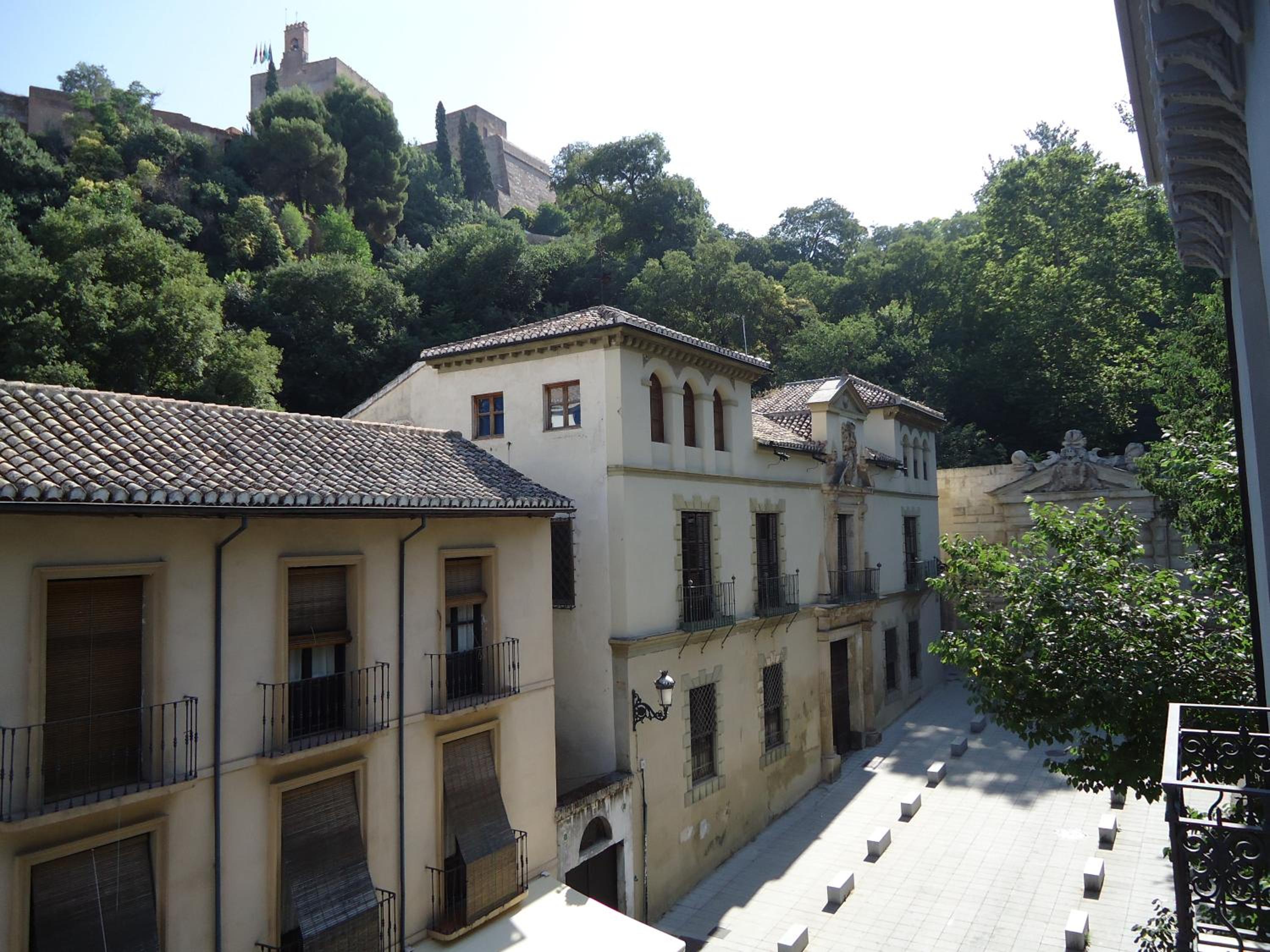 One-Bedroom Apartment with Balcony photo 2