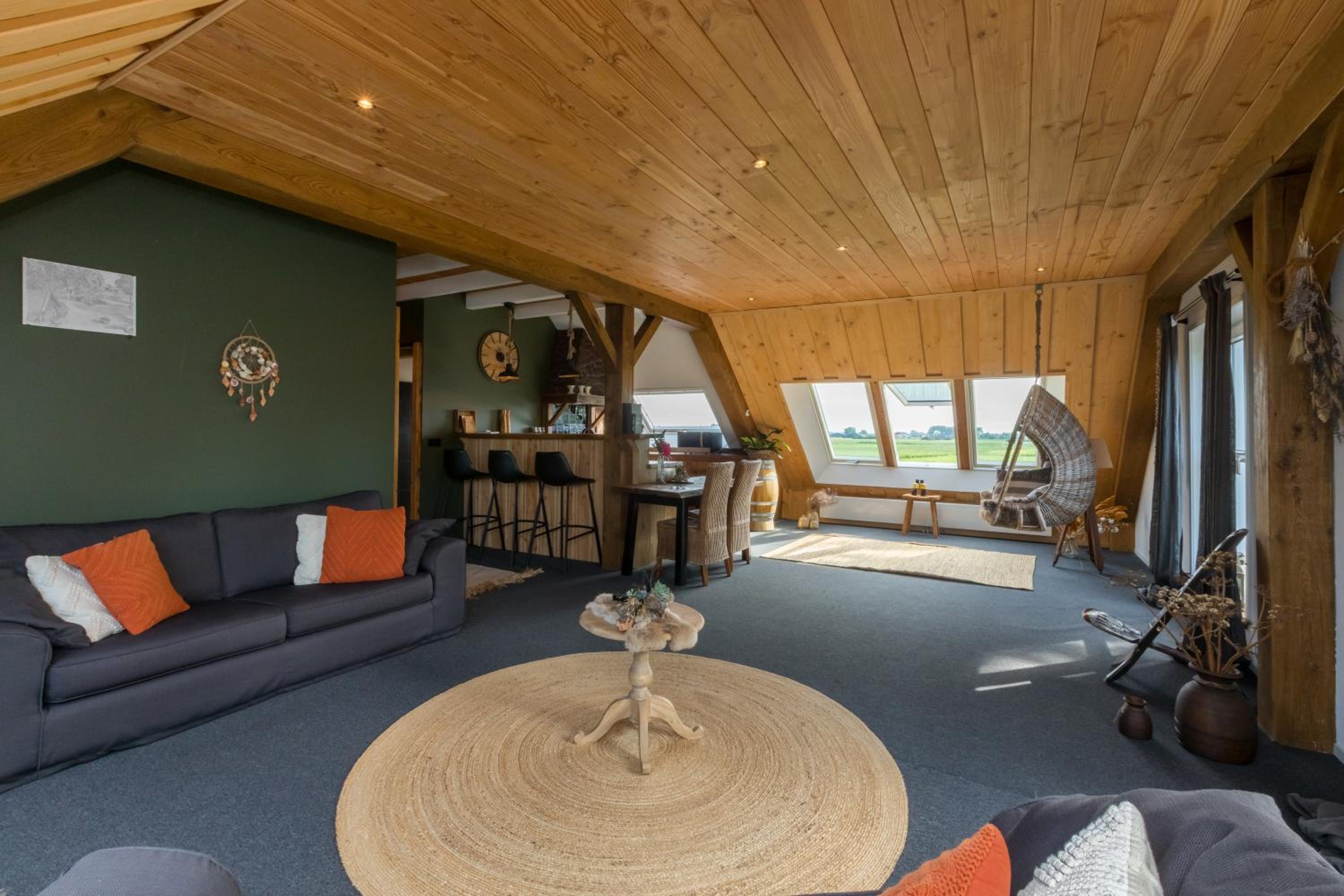 Three-Bedroom Apartment - Photo 39