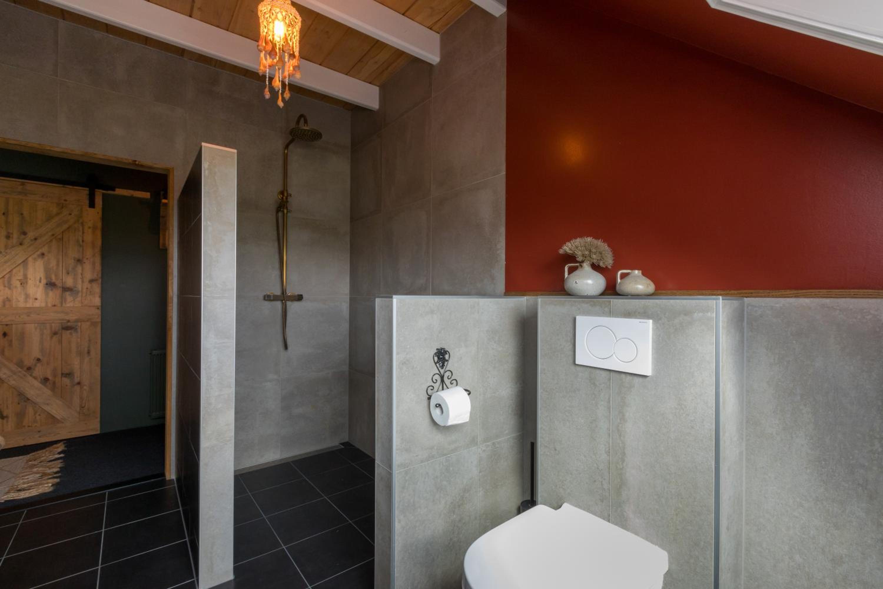 Three-Bedroom Apartment - Photo 17