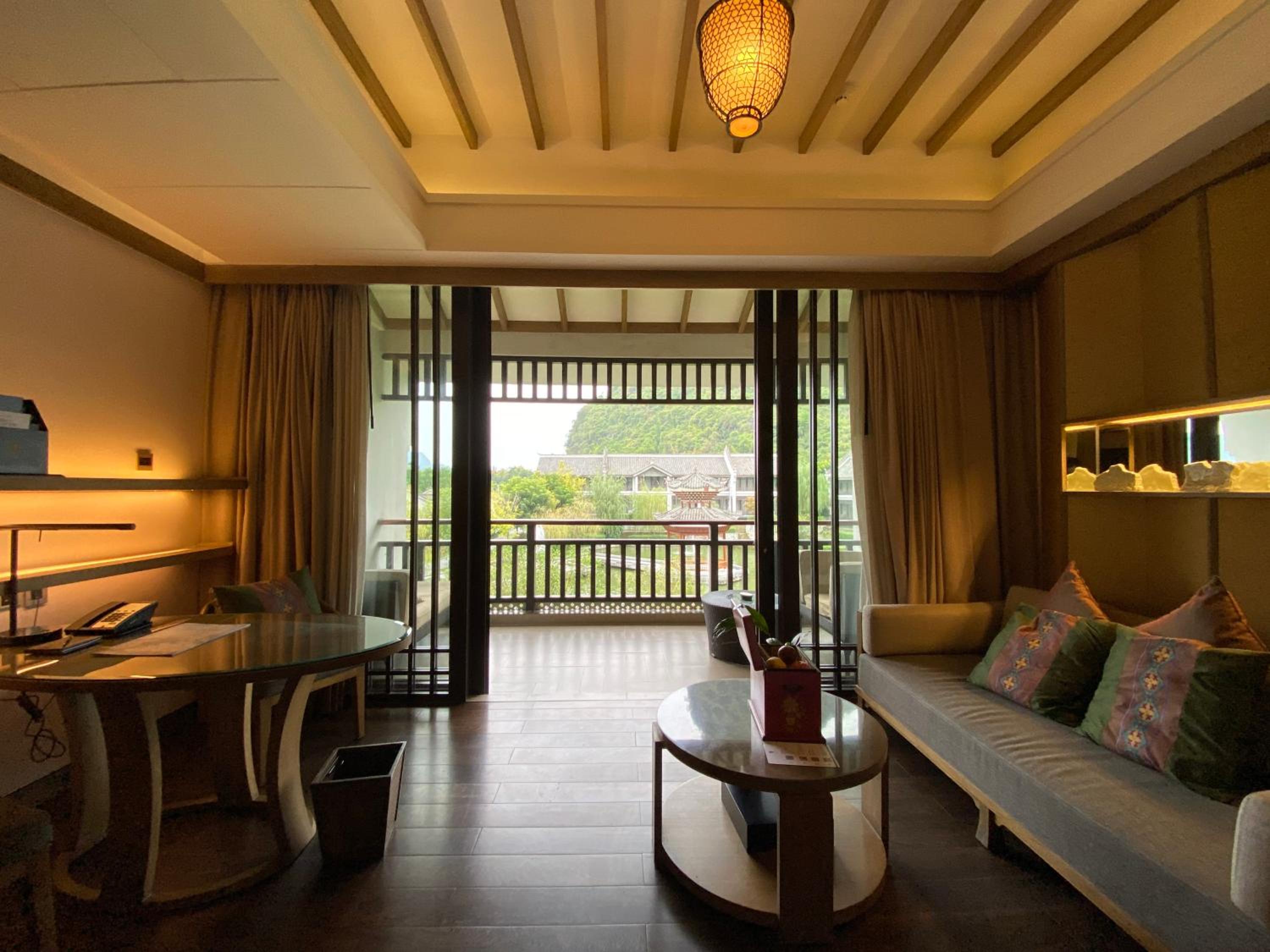 Pagoda Lake King Suite