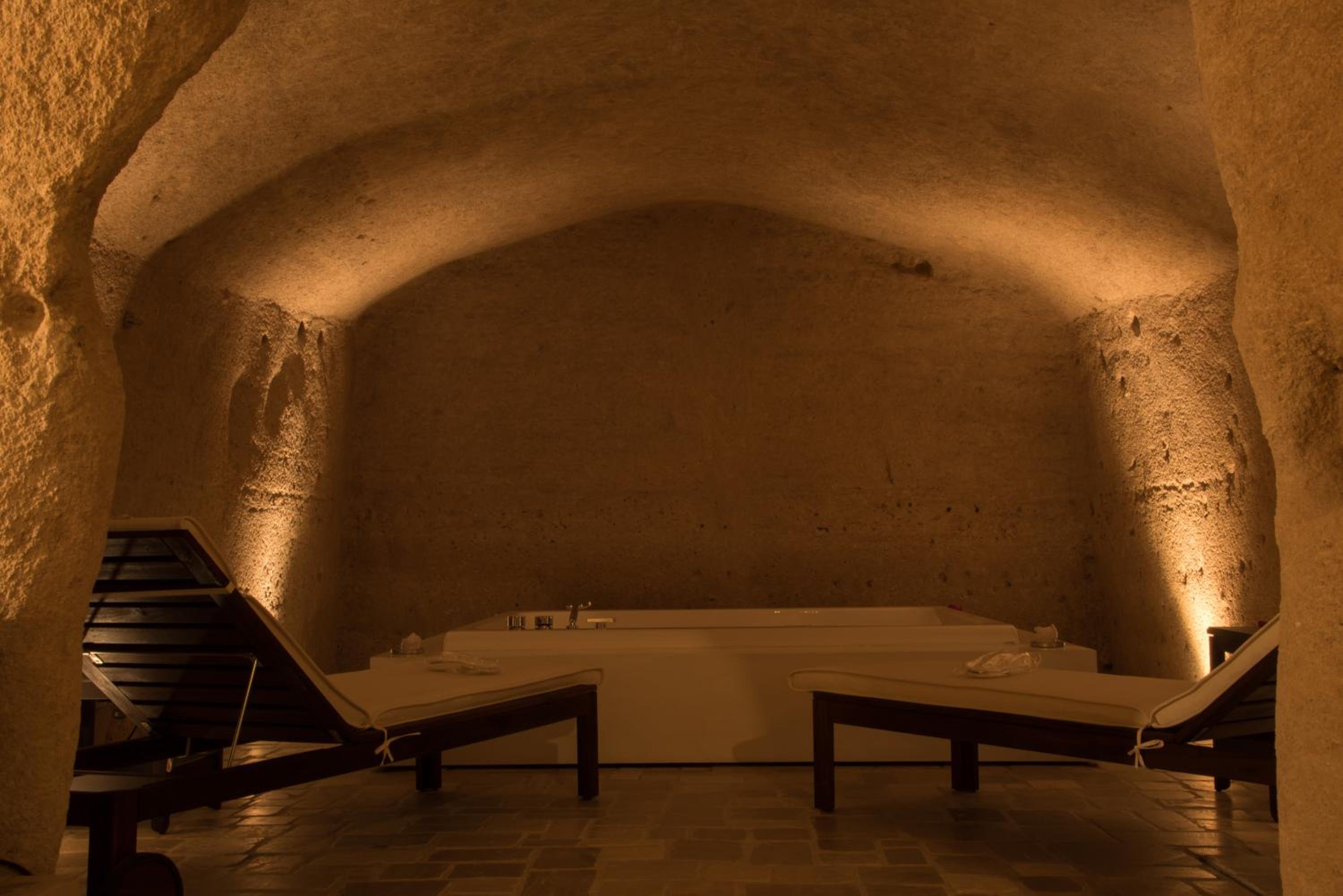Queen Room with Spa Bath - Photo 33