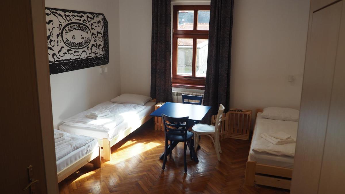 Triple Room with Private Bathroom - Photo 3