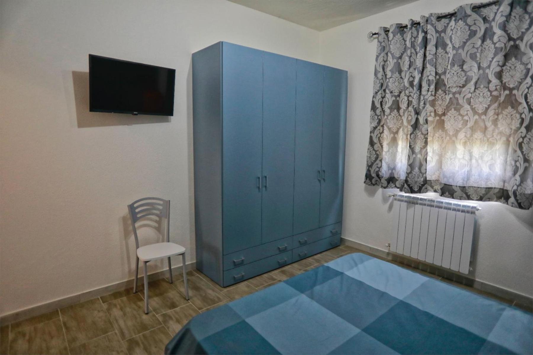 Double Room with Private Bathroom - Photo 2