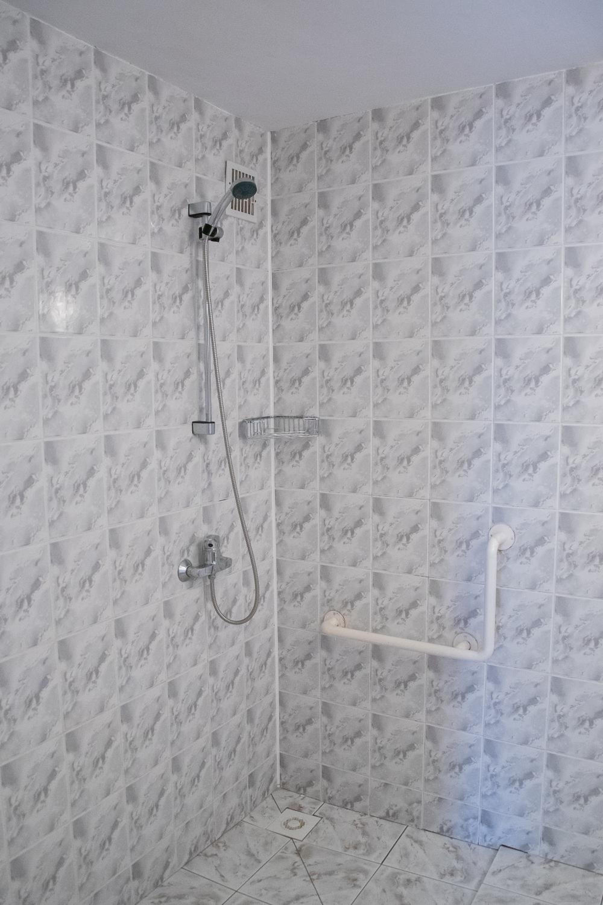Double Room - Disability Access photo 3