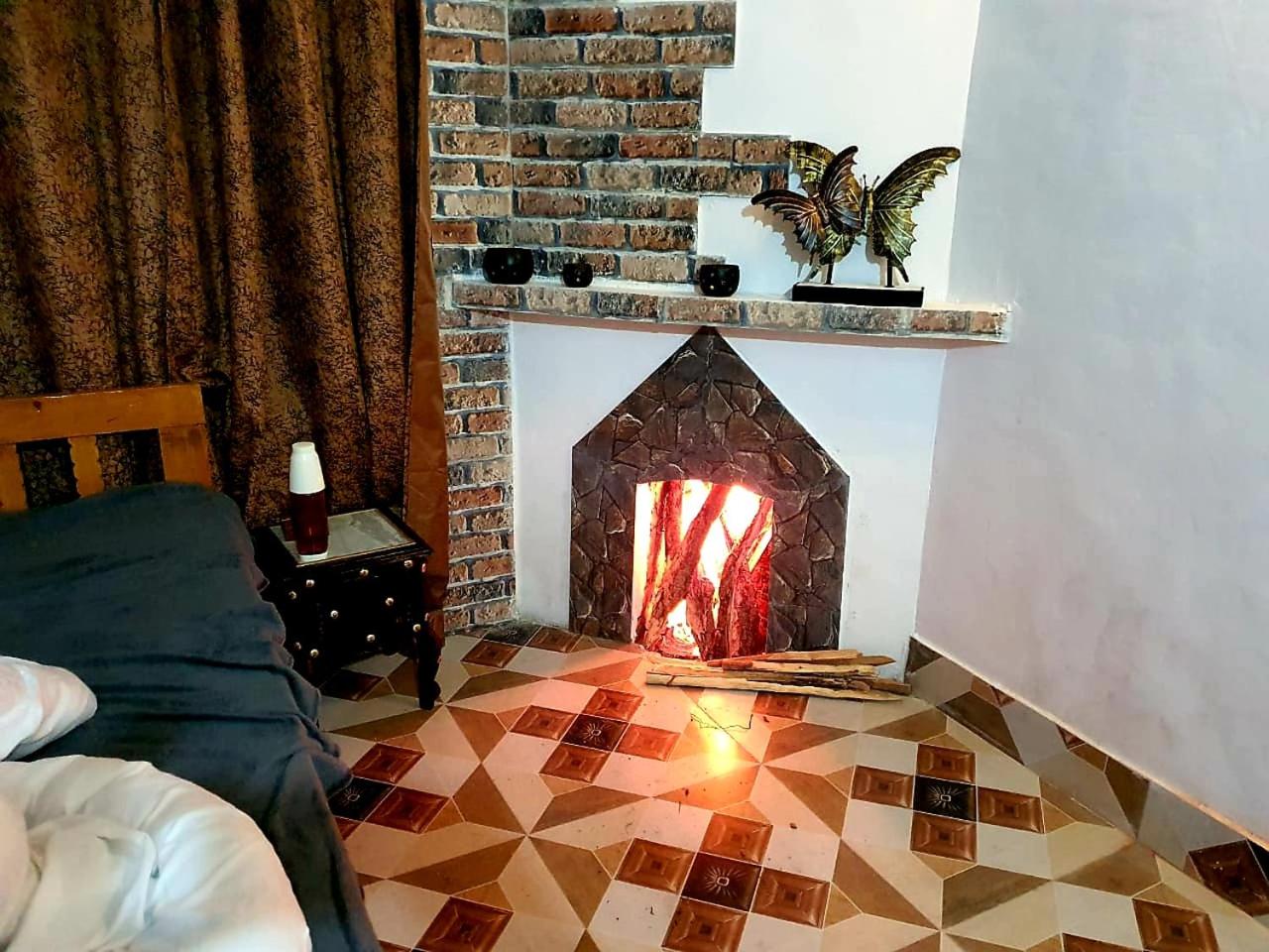 Family Room With Mountain View photo 1