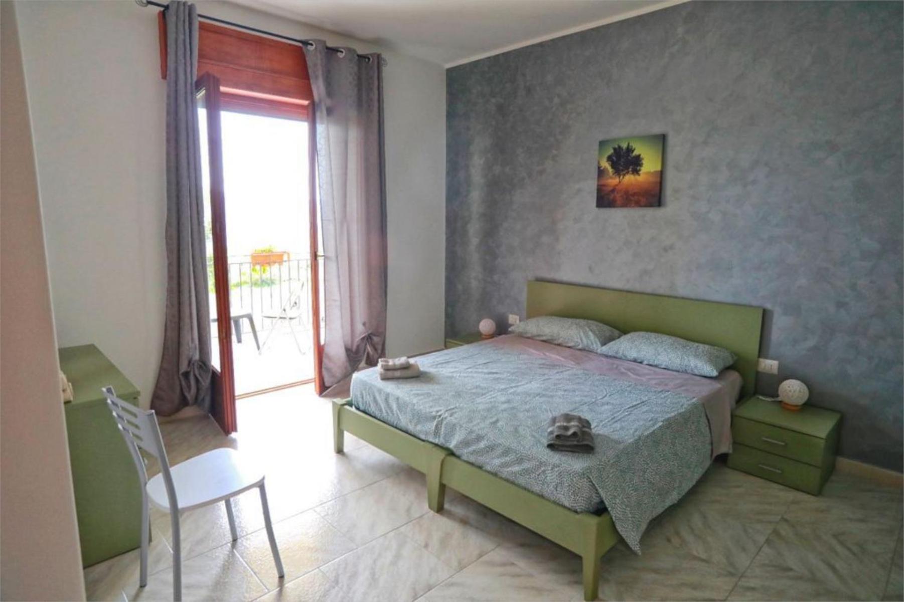 Quadruple Room with Private Bathroom - Photo 1
