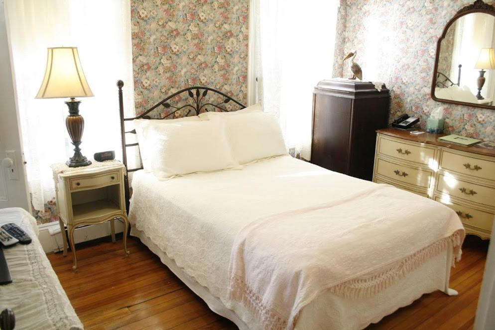 The Trio - 3 Bedrooms with Private External Bathroom photo 1