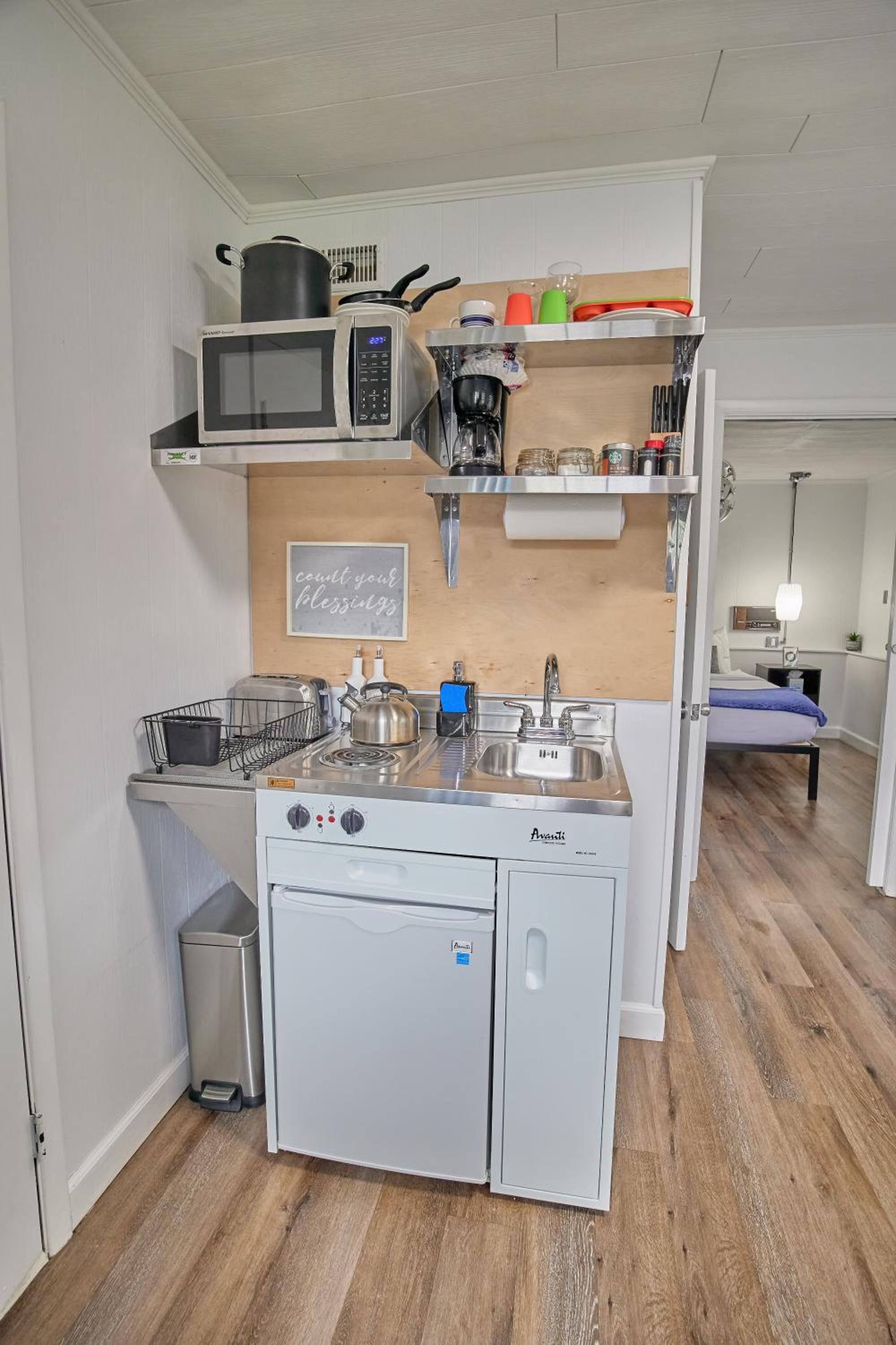 One-Bedroom Apartment - Photo 16