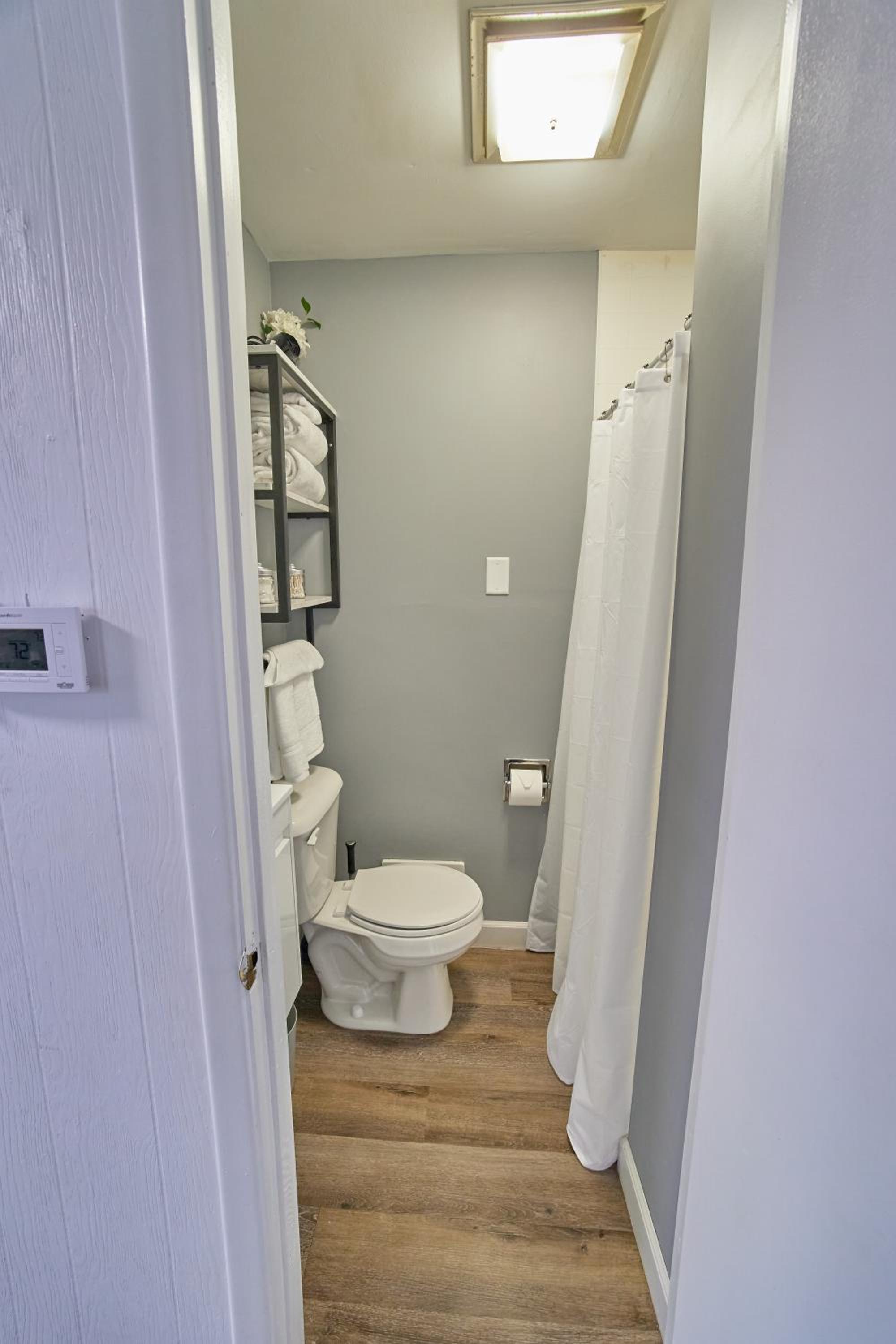 One-Bedroom Apartment - Photo 12