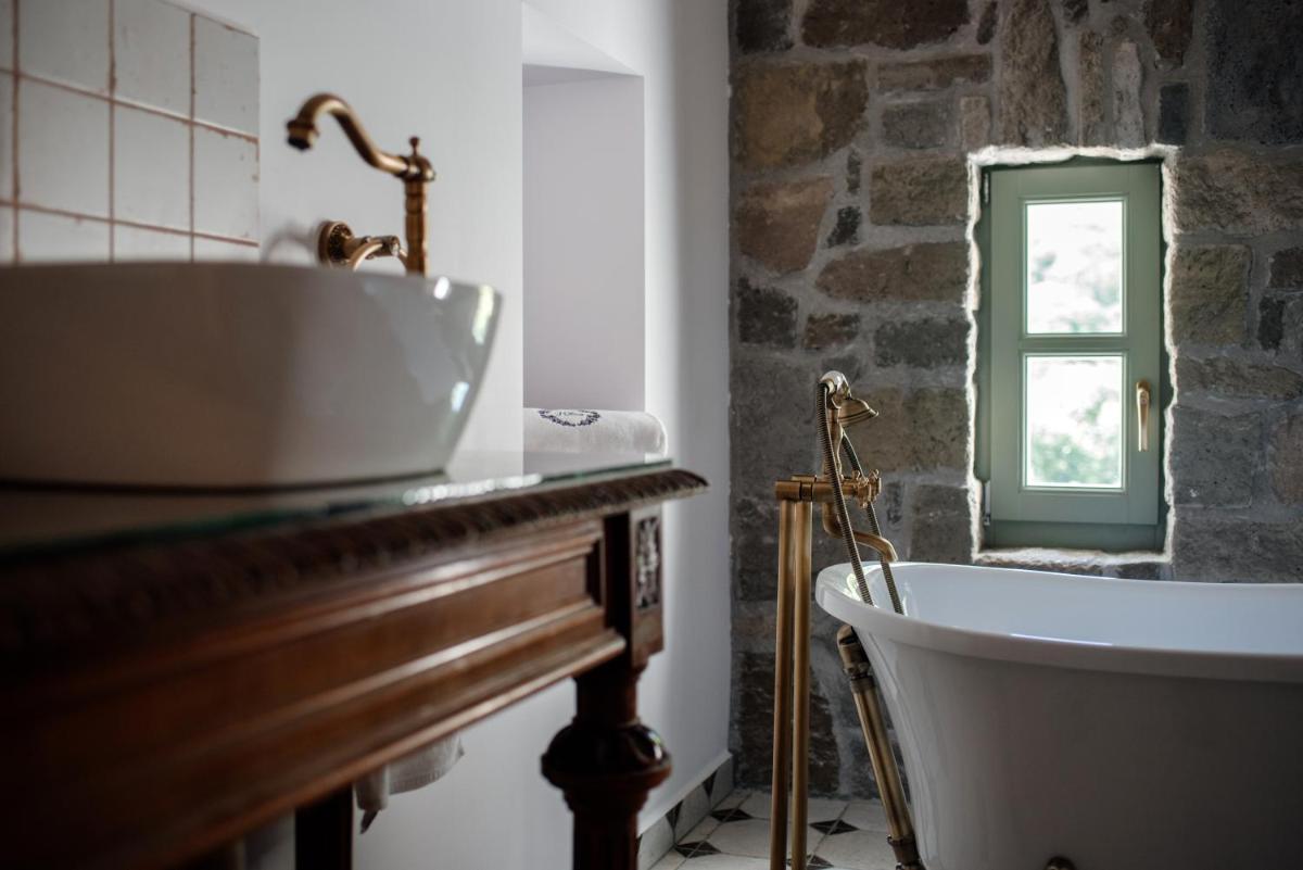 Family Room with Bath photo 3