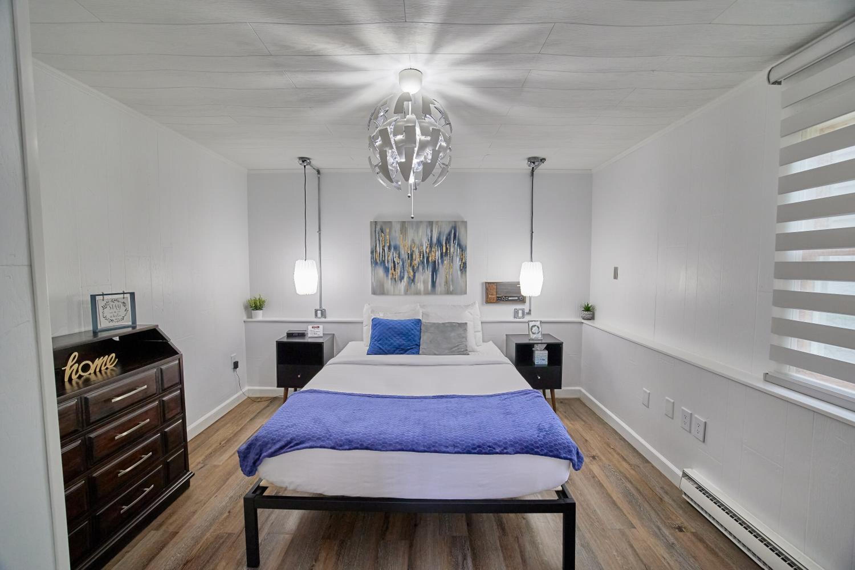 One-Bedroom Apartment - Photo 7