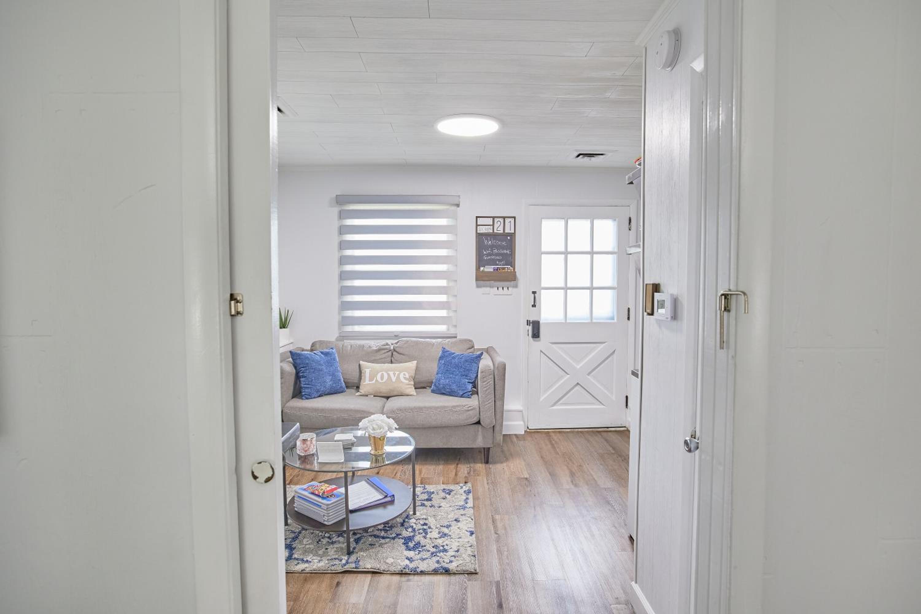 One-Bedroom Apartment - Photo 4