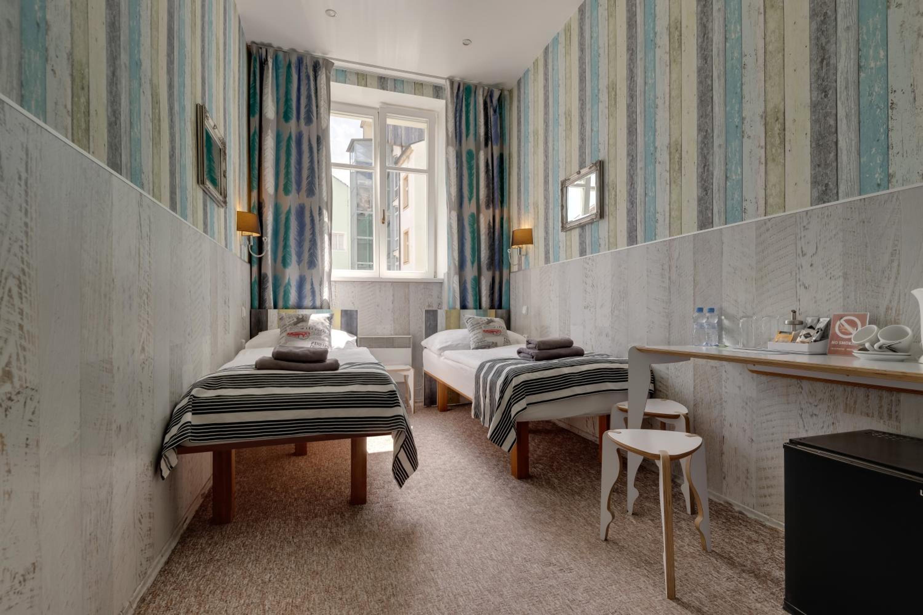 Double or Twin Room - Photo 8