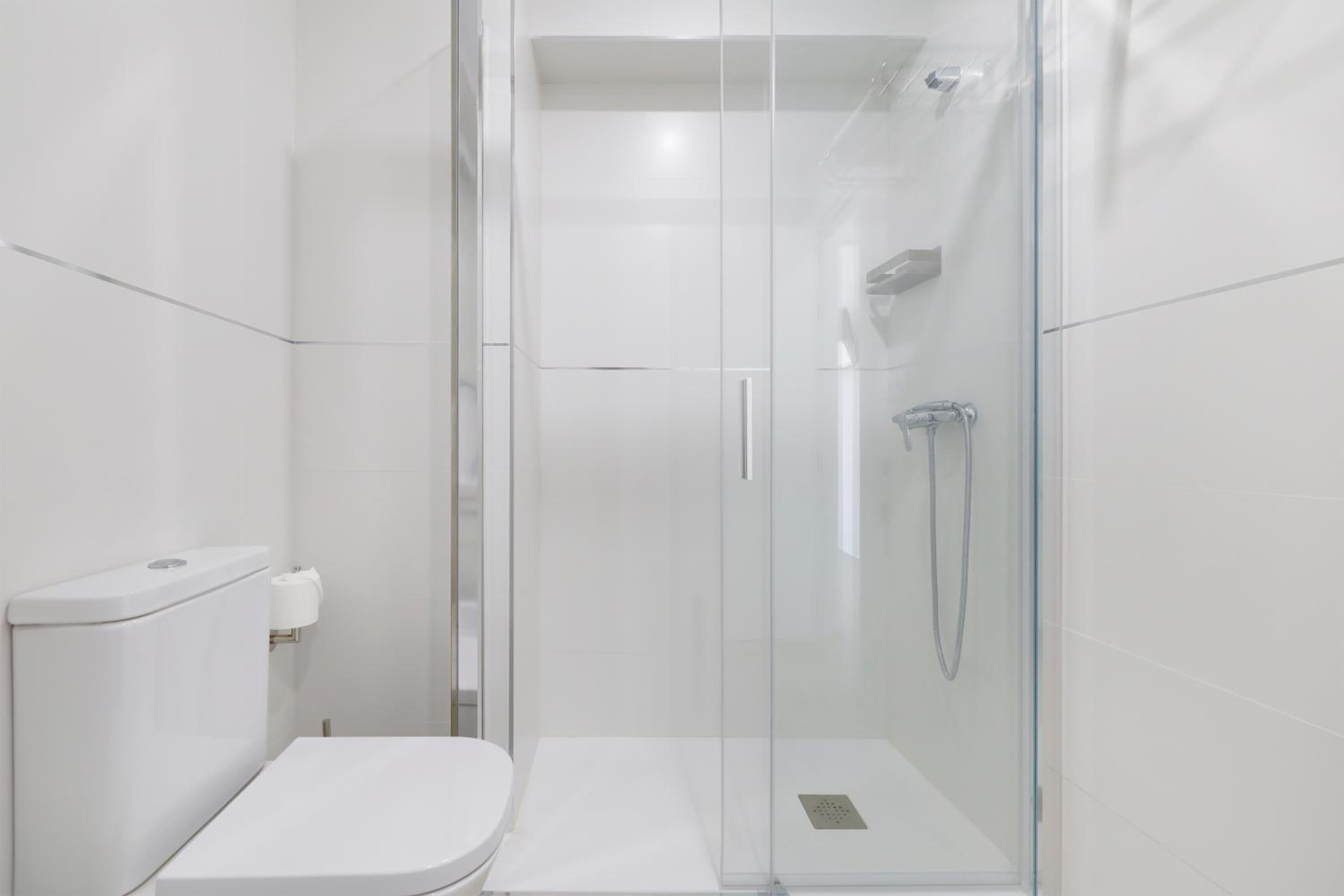 Three-Bedroom Apartment - Photo 12