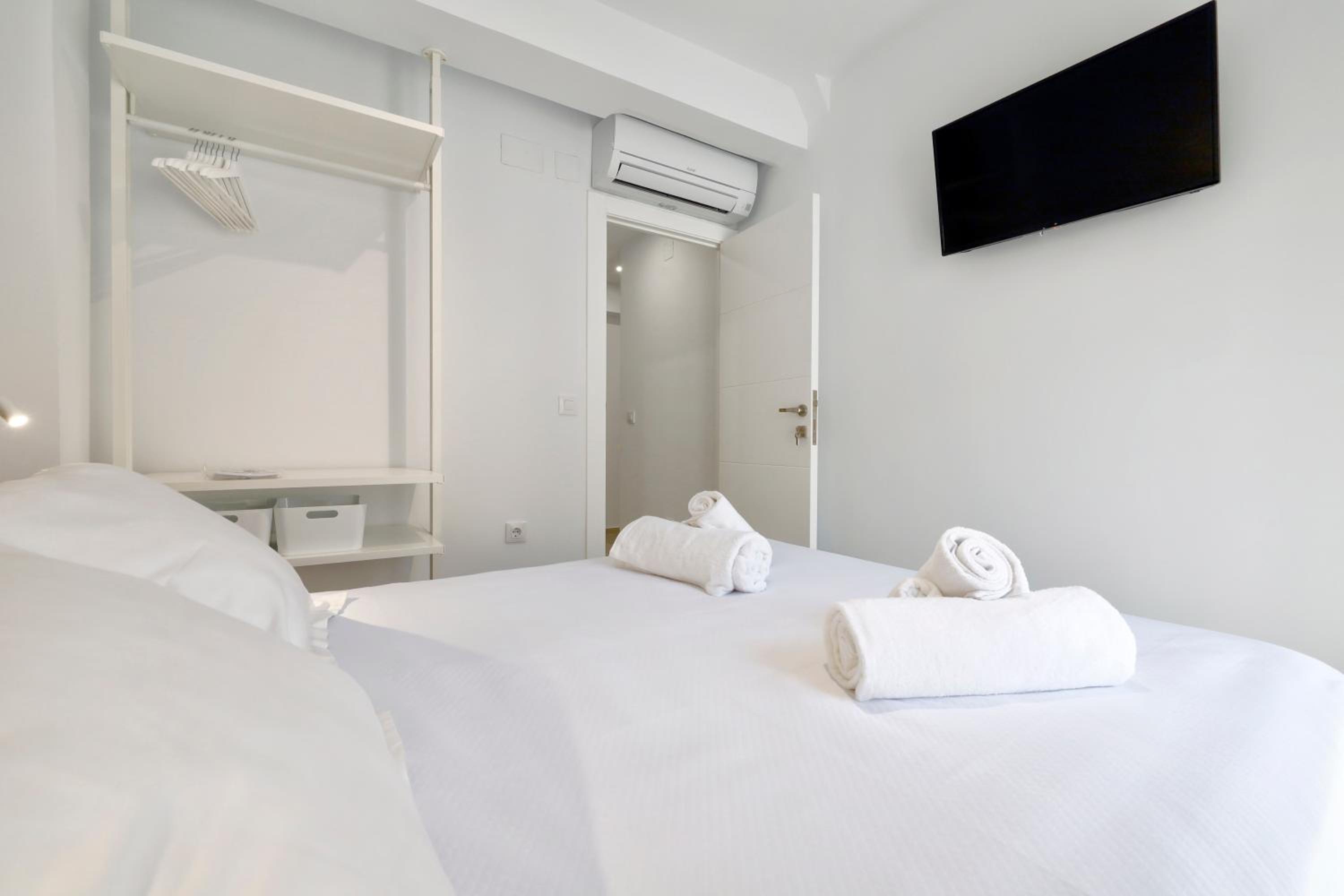 Three-Bedroom Apartment - Photo 10