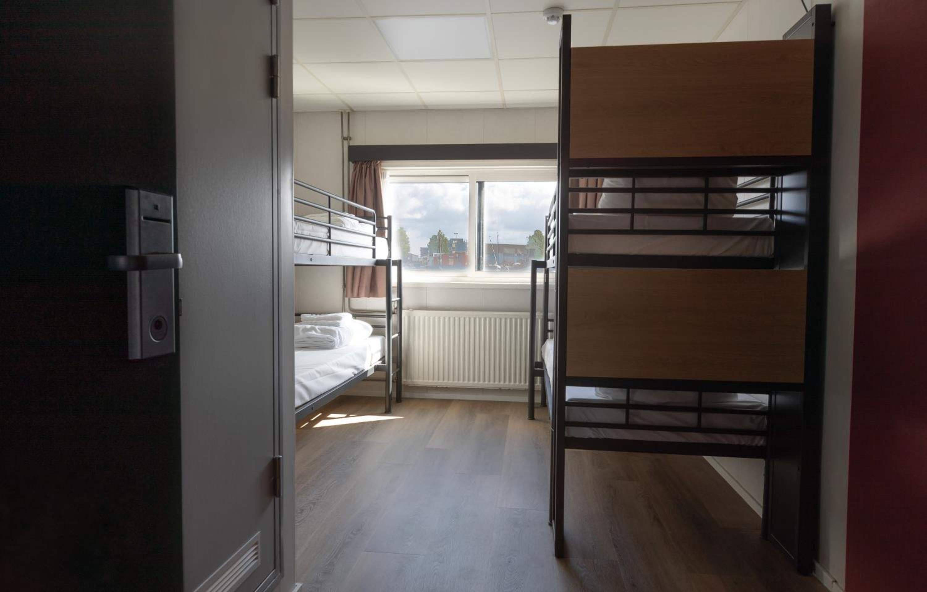 Bed in 4-Bed Mixed Dormitory Room photo 1