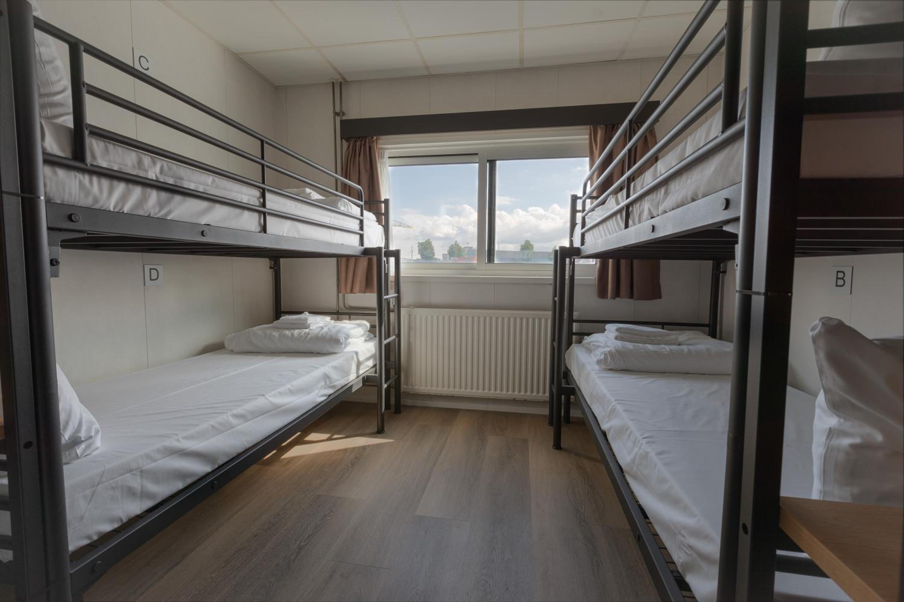 Bed in 4-Bed Mixed Dormitory Room photo 2