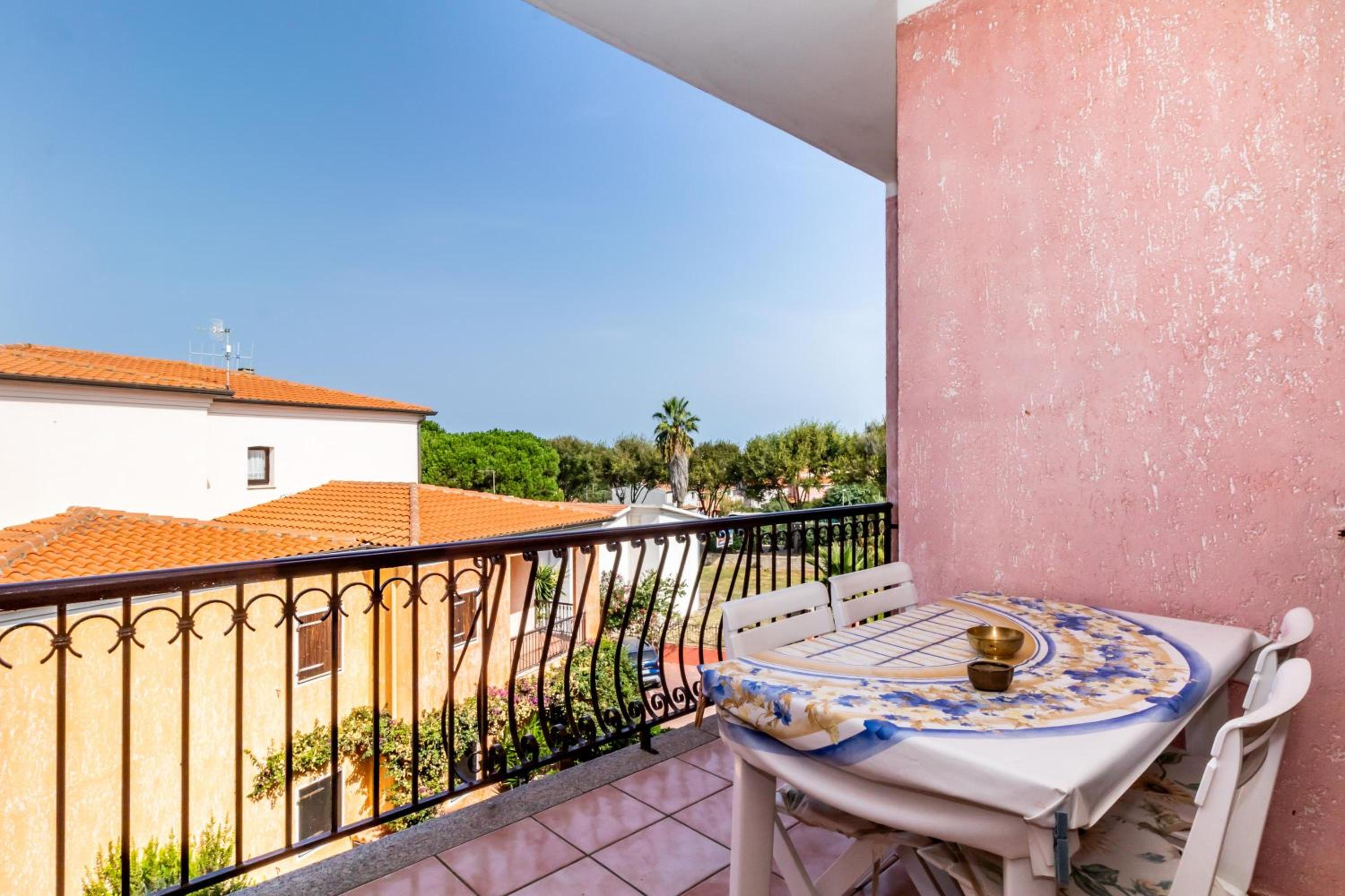 Two-Bedroom Deluxe Apartment with Garden View photo 2