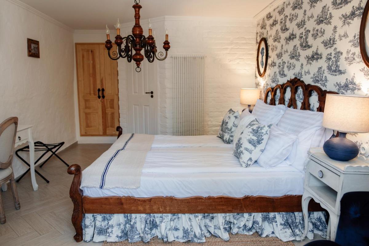 Deluxe King Room photo 1