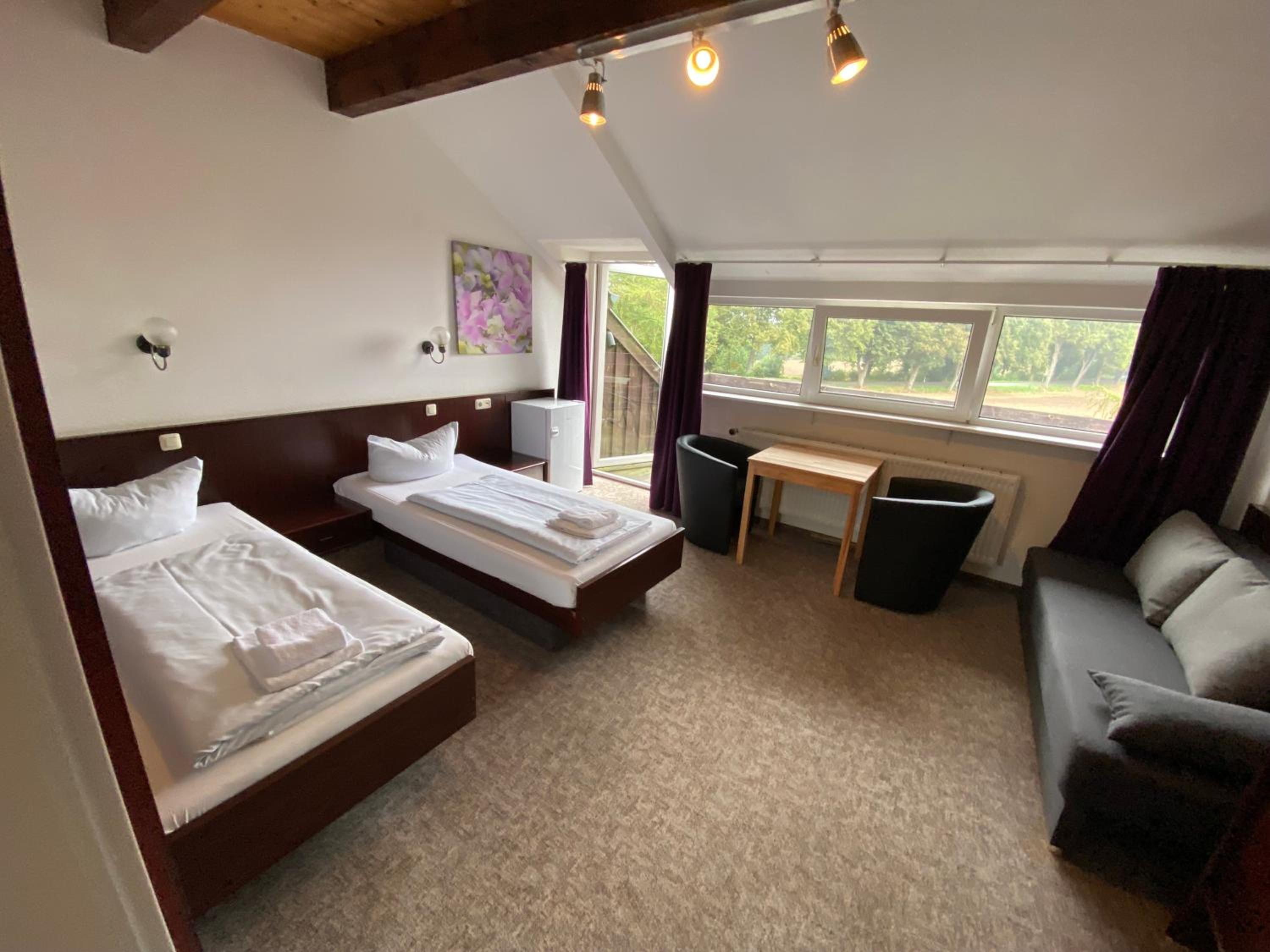 Triple Room with Bathroom photo 2