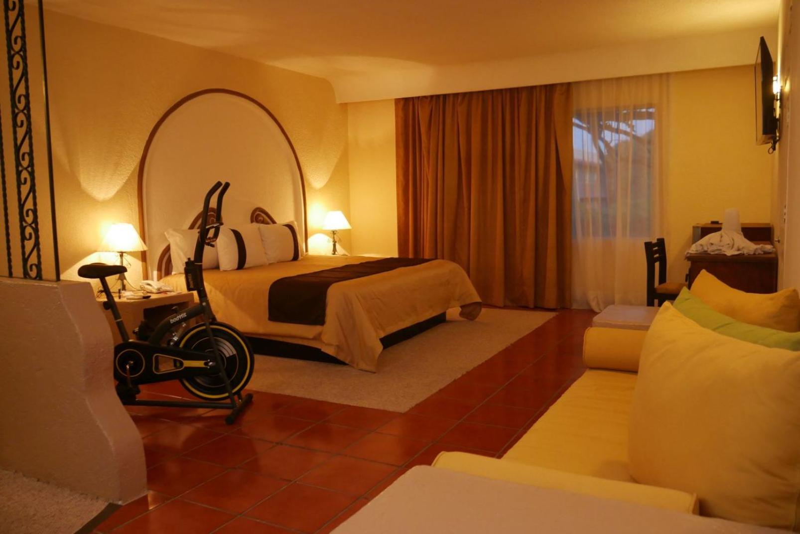 Deluxe Suite photo 3