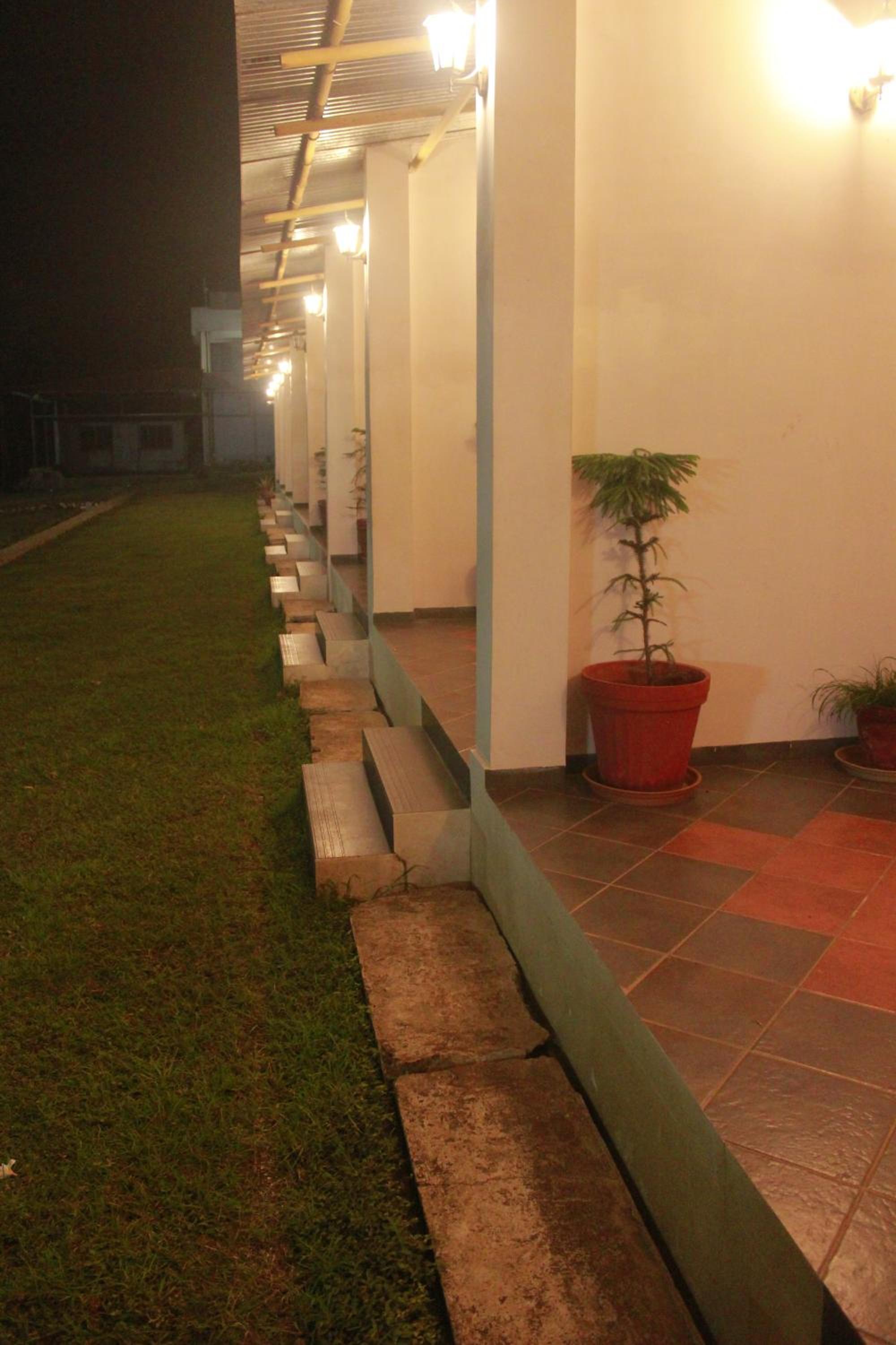 Deluxe Room - Photo 17