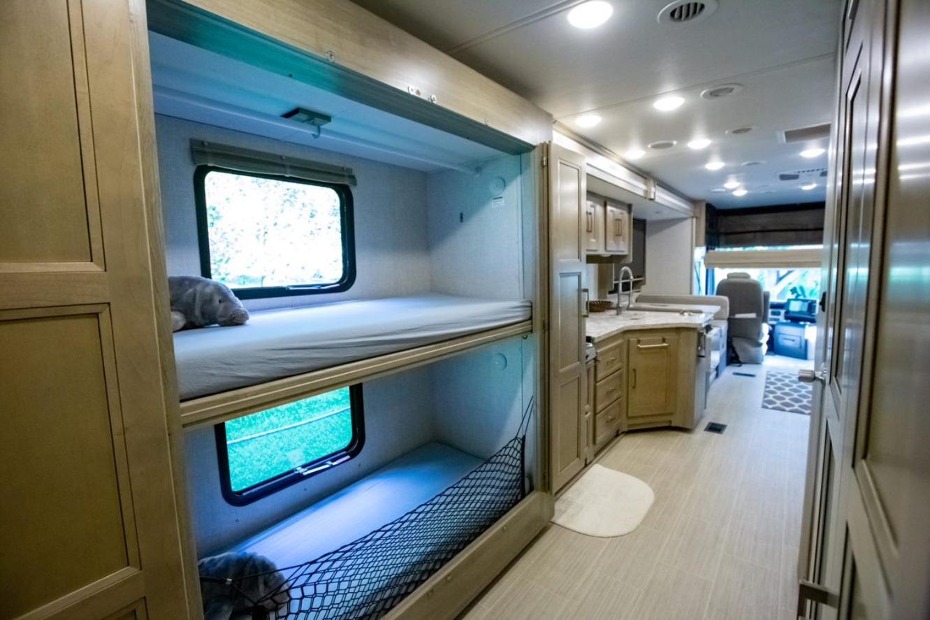Deluxe Family Suite photo 3