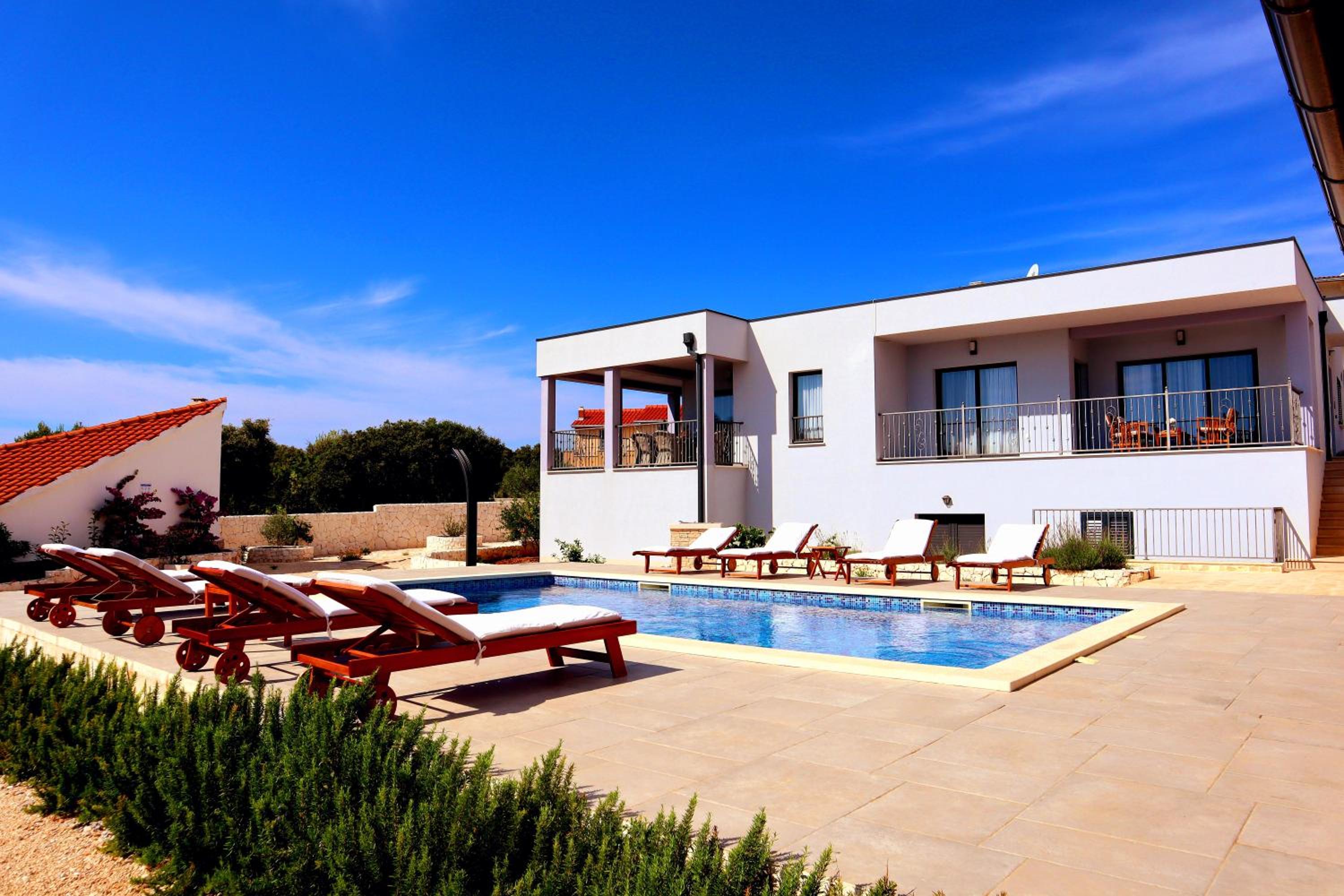 Villa with Private Pool photo 3