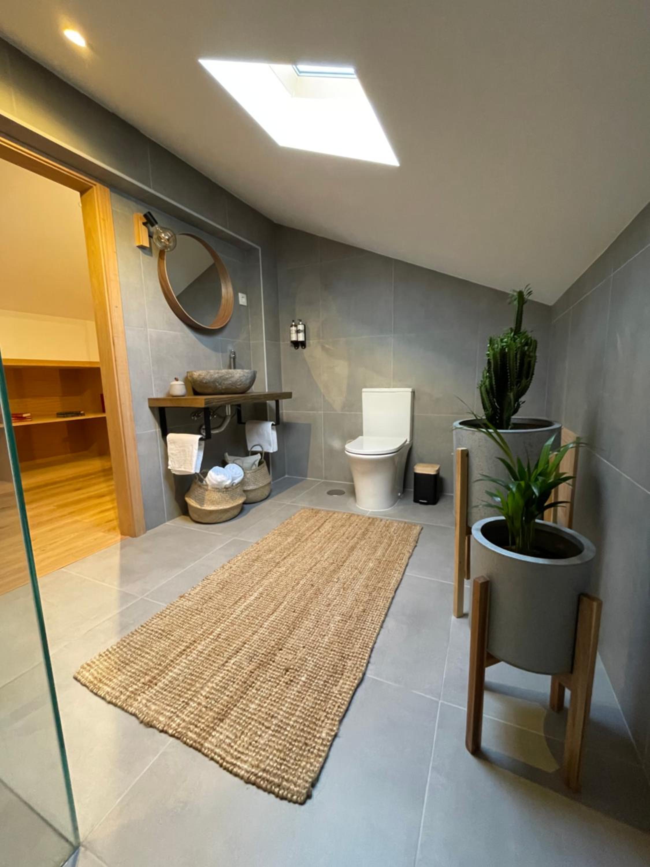 Queen Room with Pool View photo 2