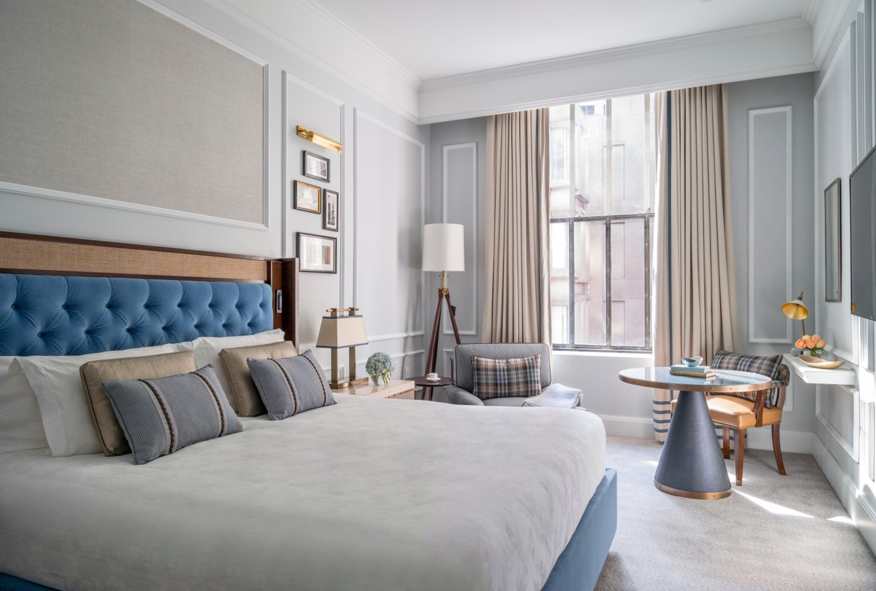 Deluxe King Room - Photo 1
