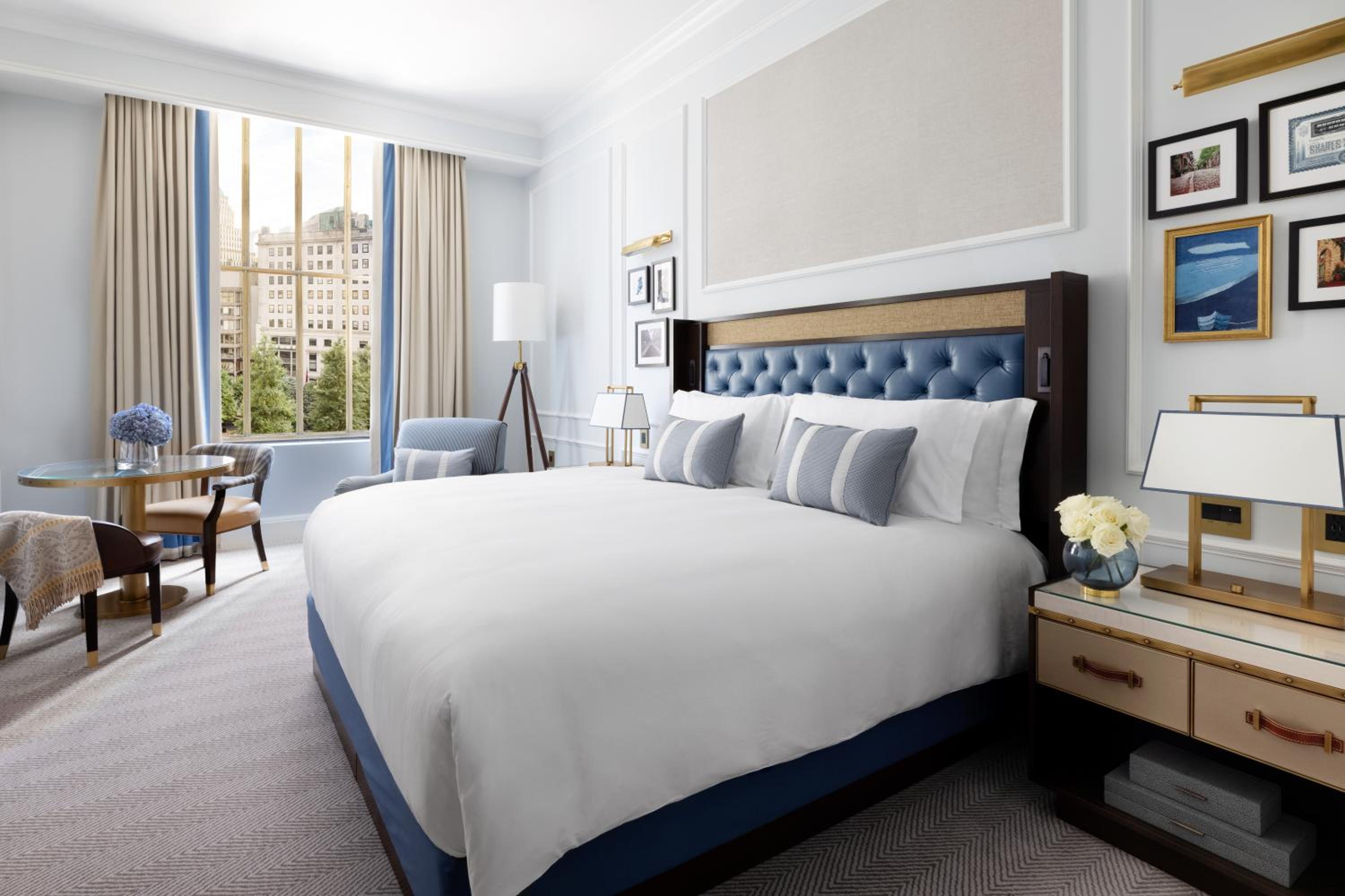 Deluxe King Room - Photo 3