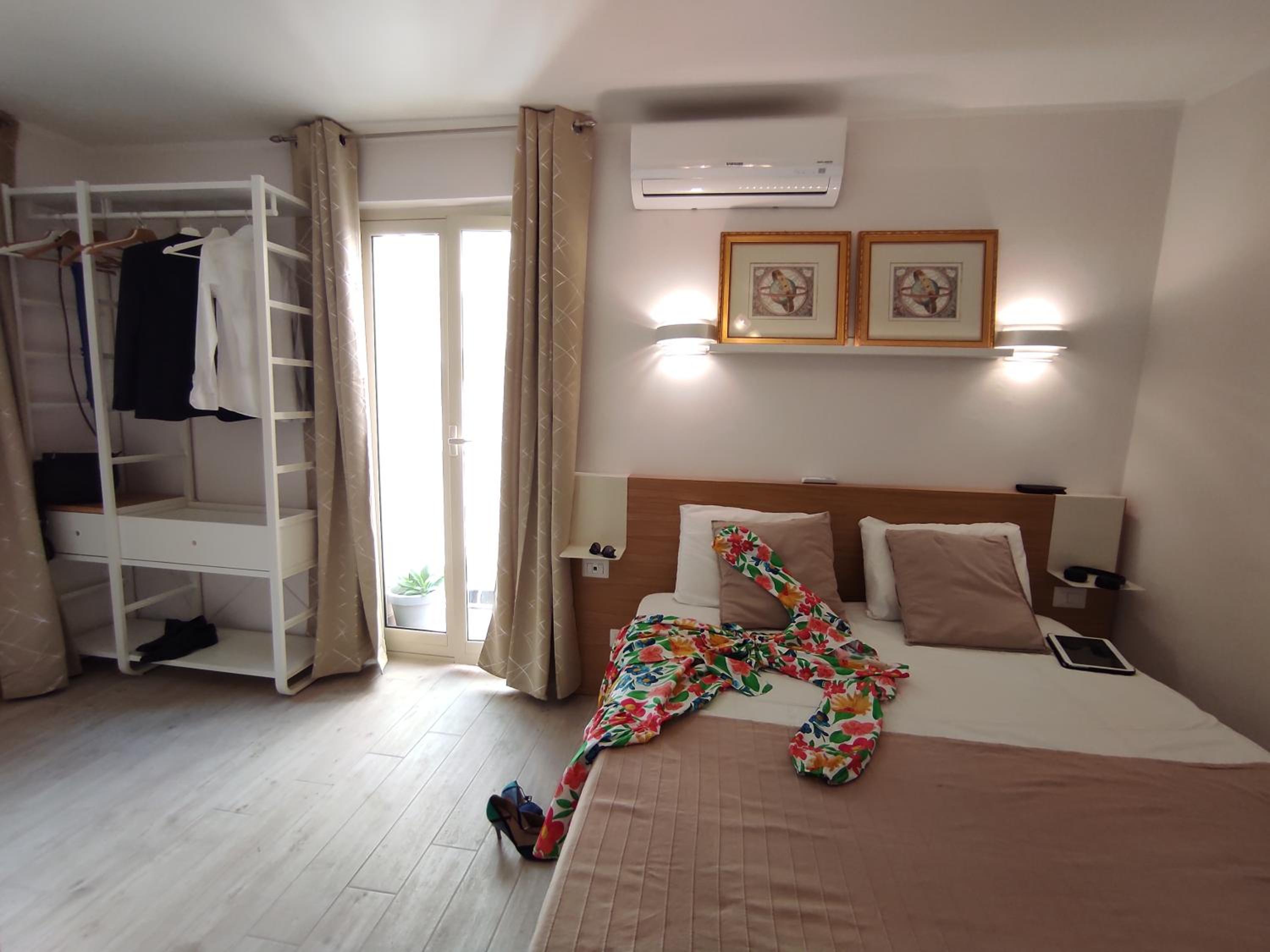 One-Bedroom Apartment - Photo 18