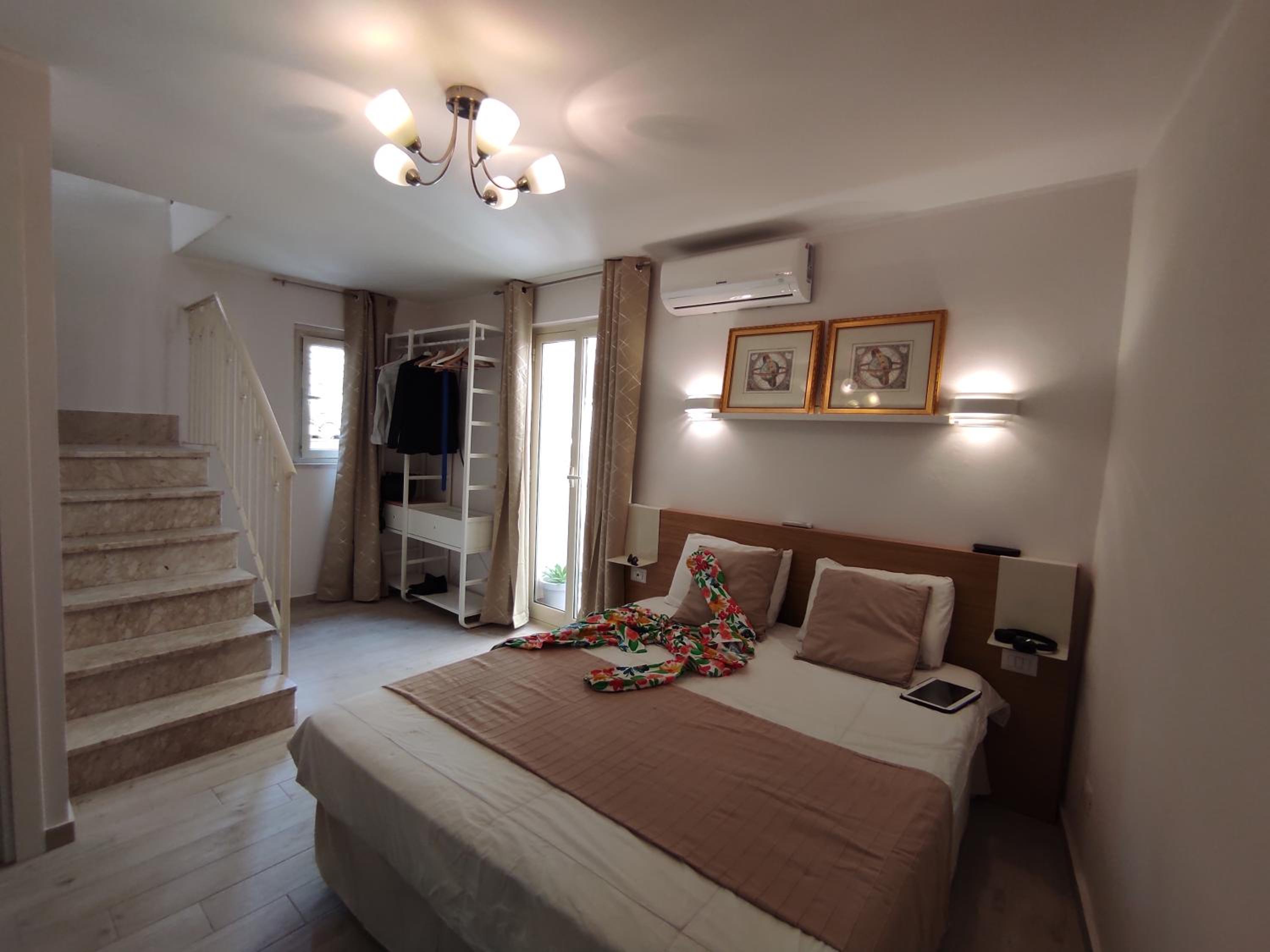 One-Bedroom Apartment - Photo 20