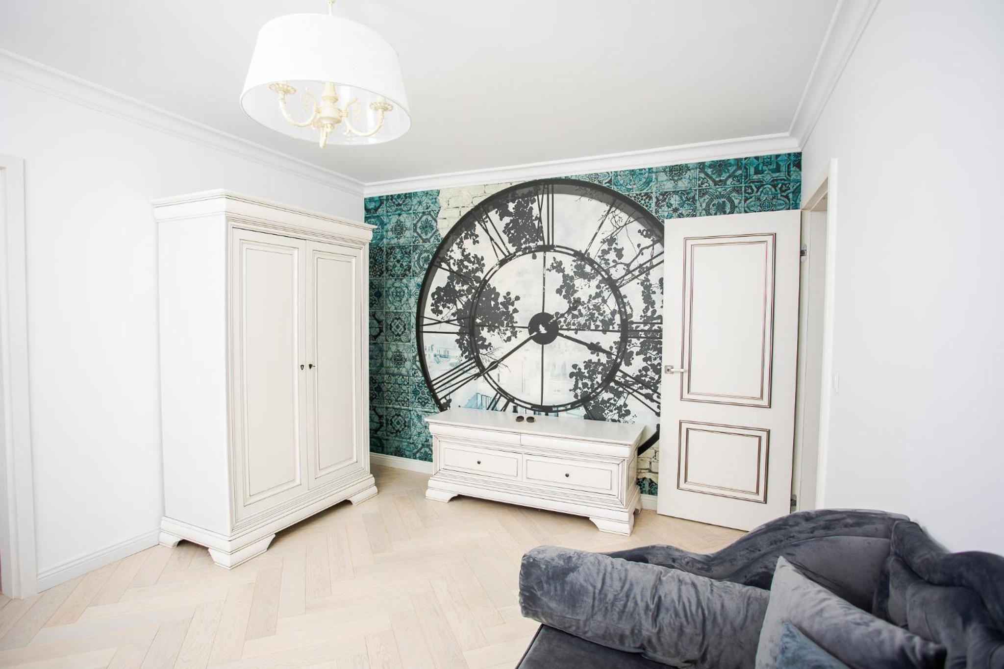 One-Bedroom Apartment - Photo 1