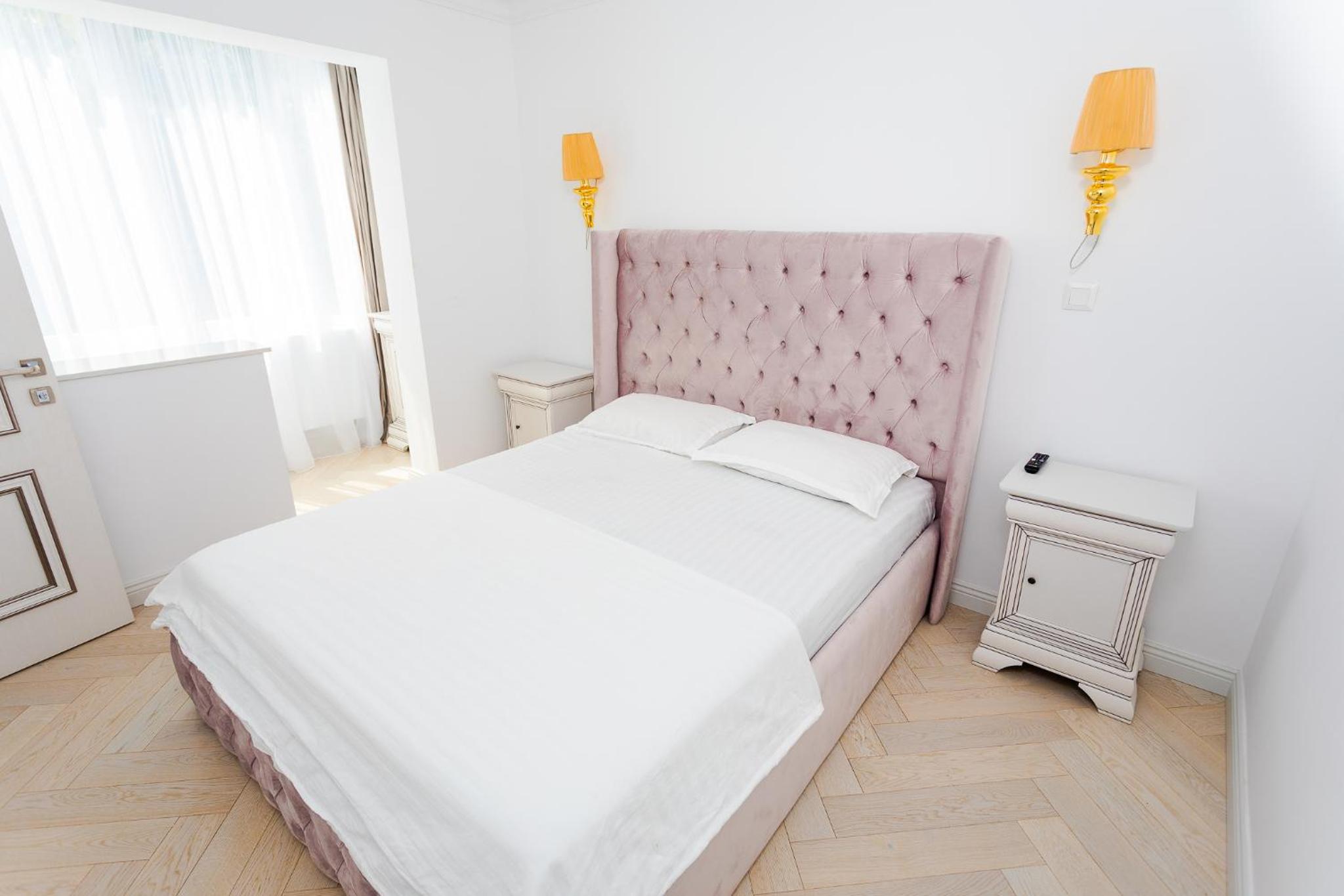 One-Bedroom Apartment - Photo 7