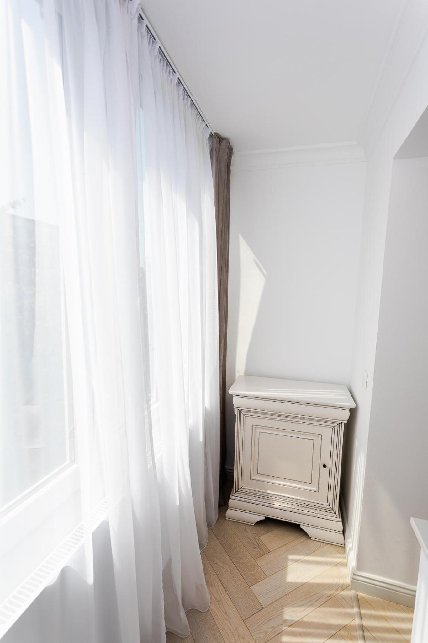 One-Bedroom Apartment - Photo 12