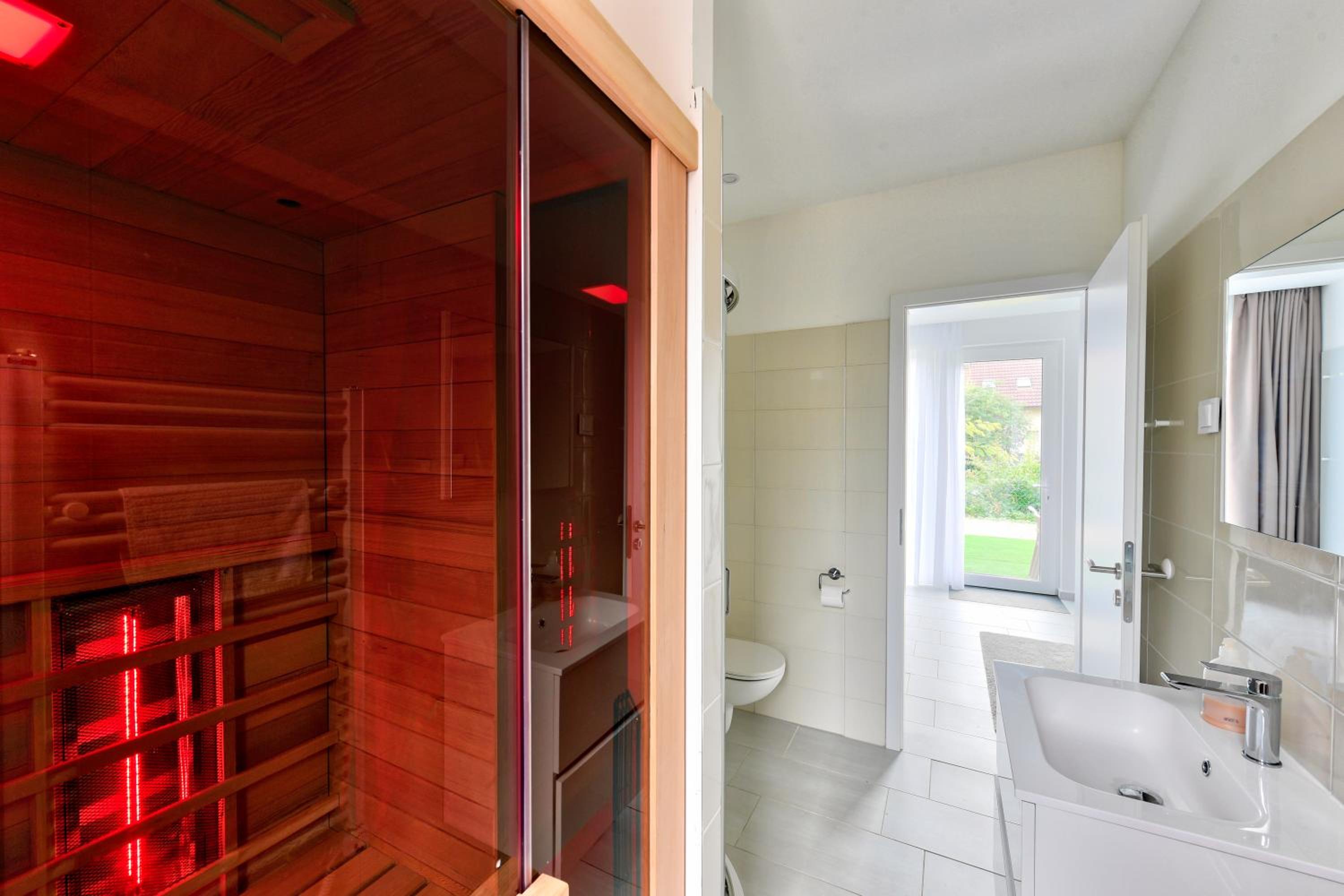 Apartment with Sauna - Photo 11