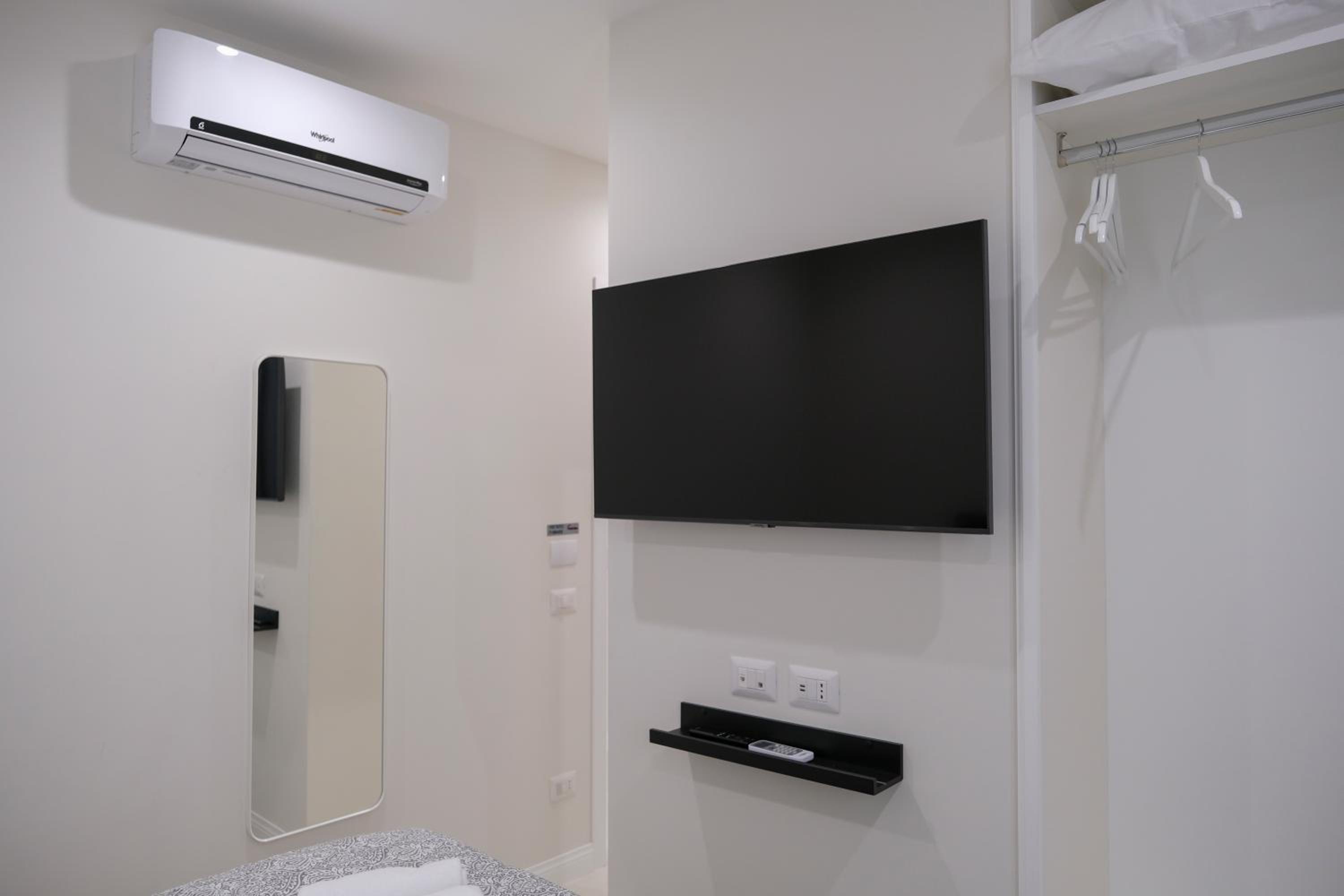 Superior Double or Twin Room - Photo 11