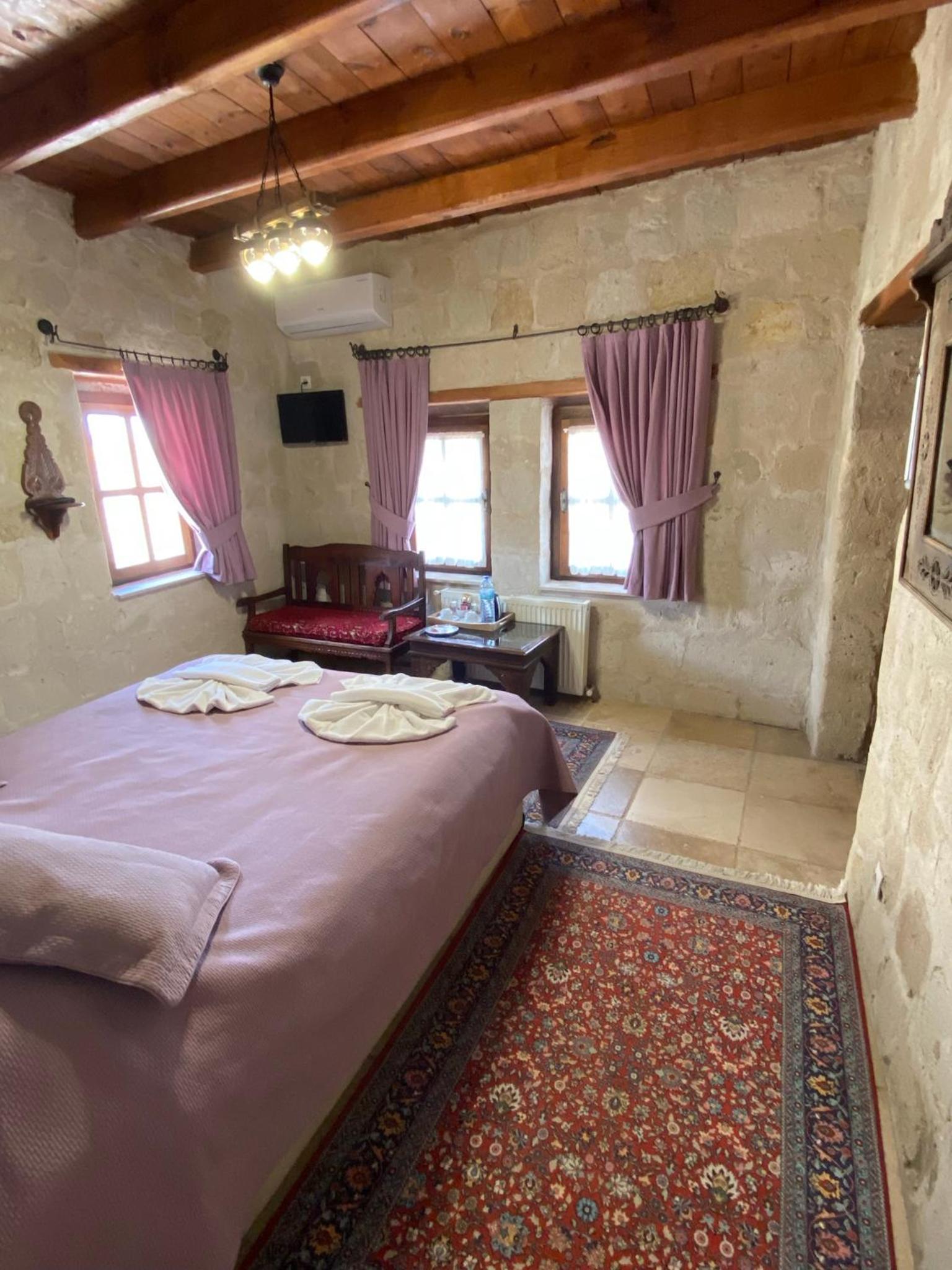 Standard  Double Room - Photo 4