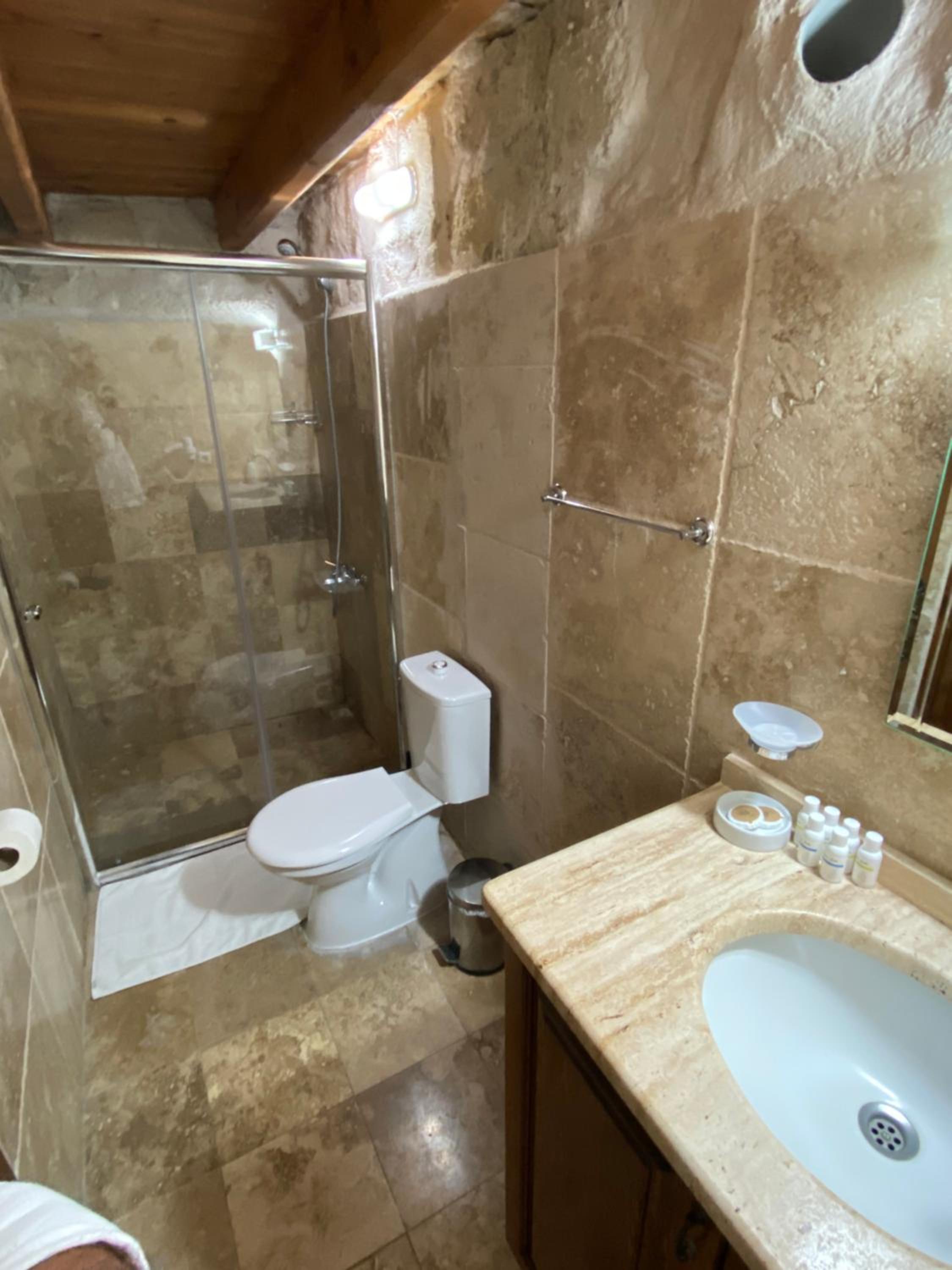 Economy Double Room - Photo 6