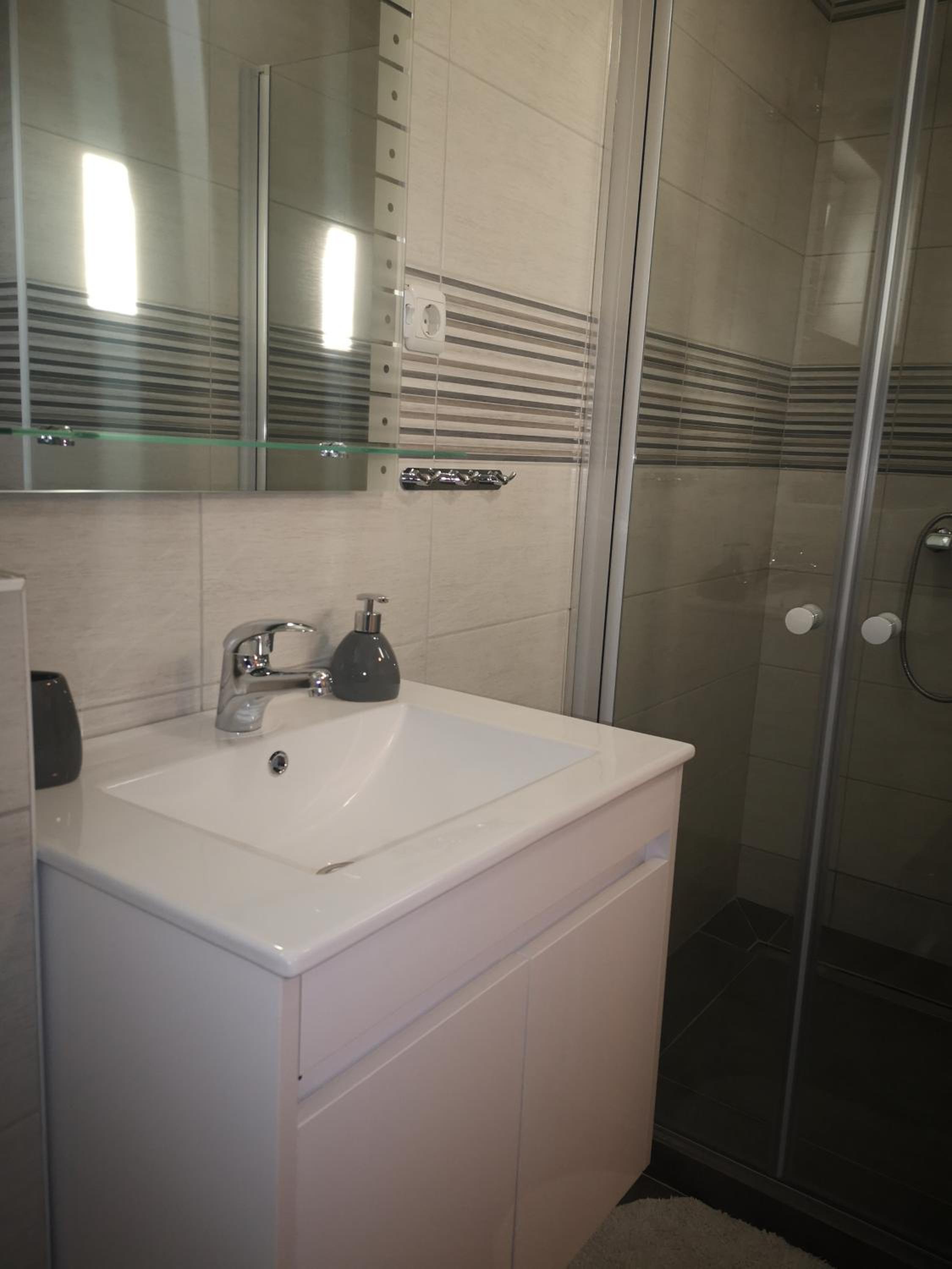 One-Bedroom Apartment - Photo 21