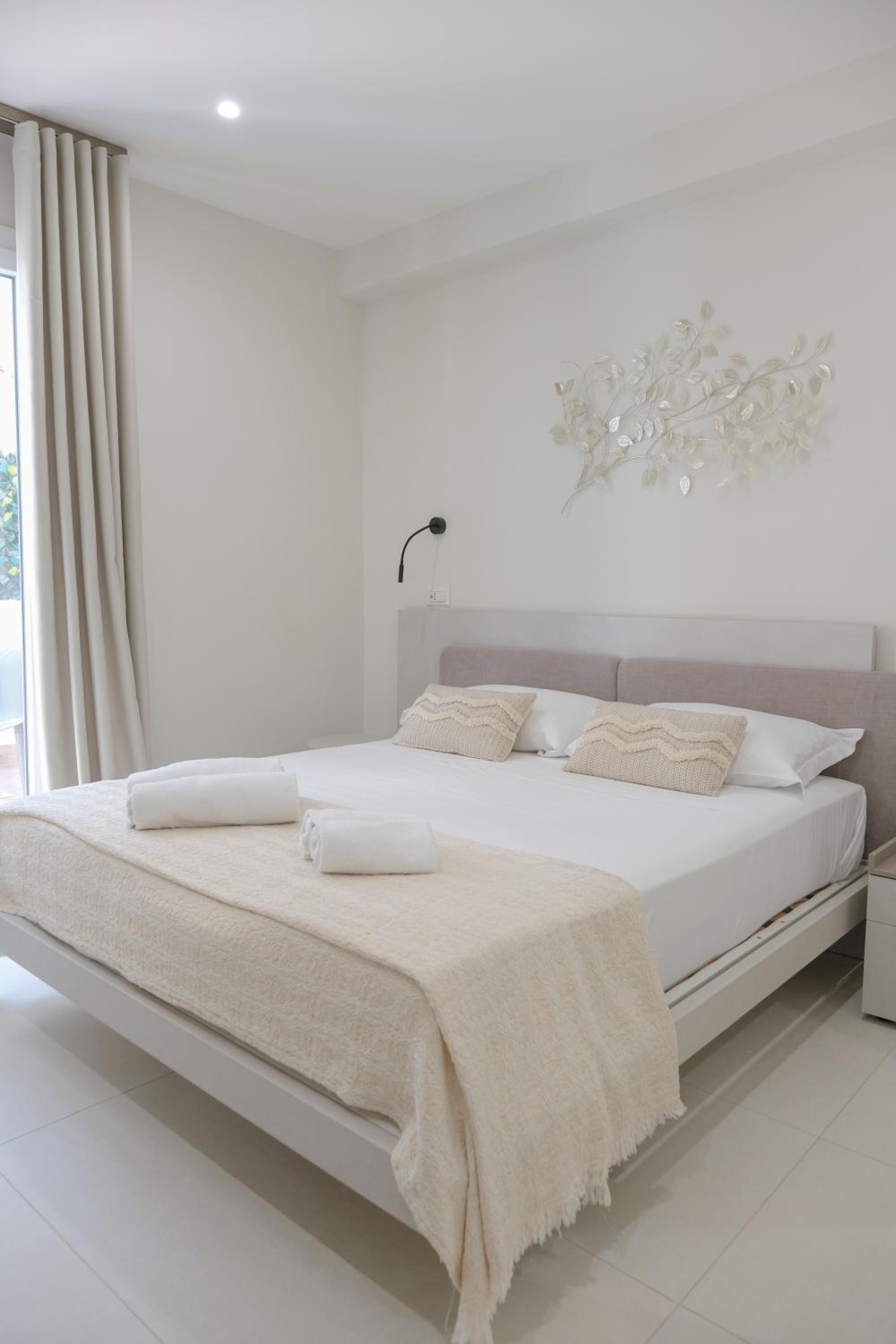 Deluxe Triple Room - Photo 5