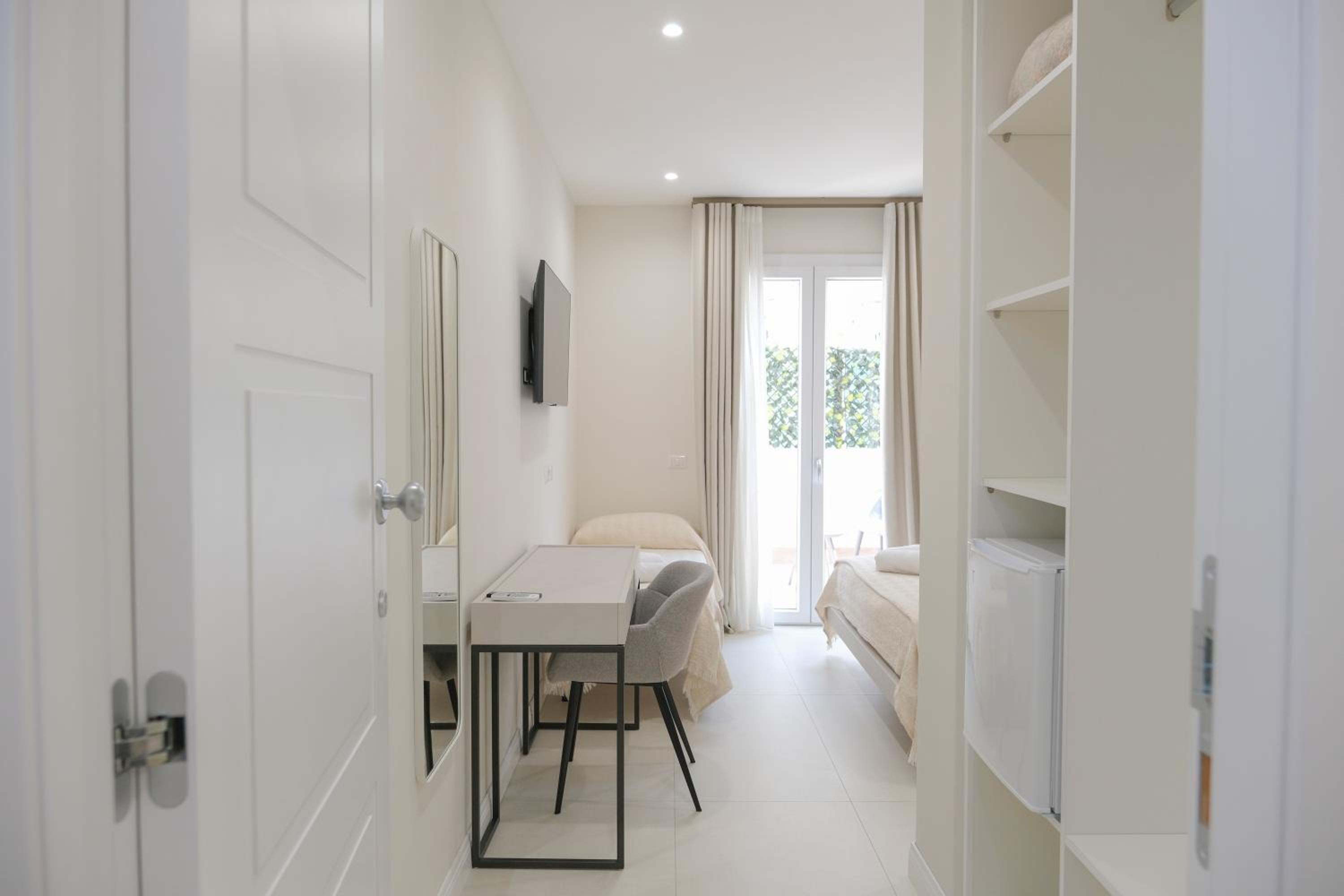 Deluxe Triple Room - Photo 3