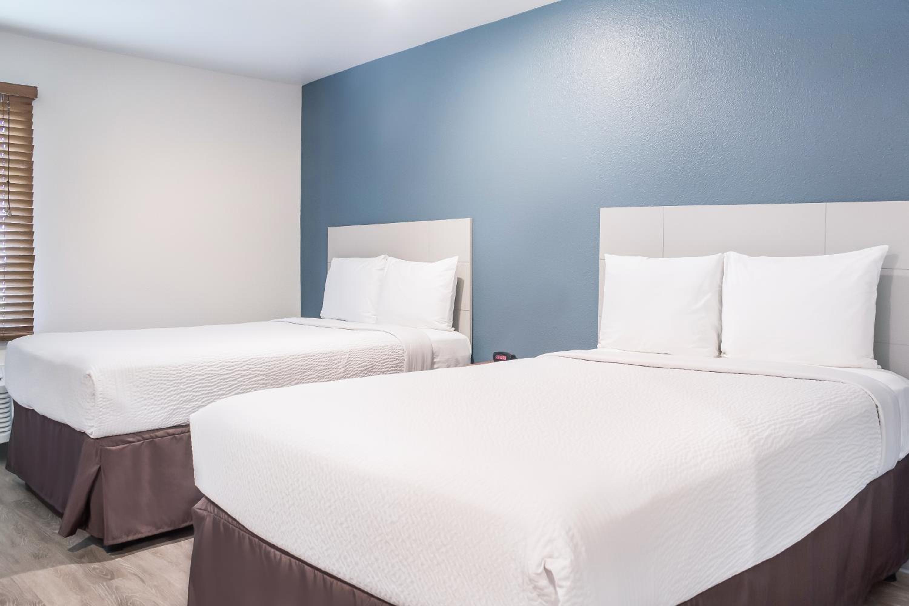 Double Room with Two Double Beds - Non-Smoking photo 3