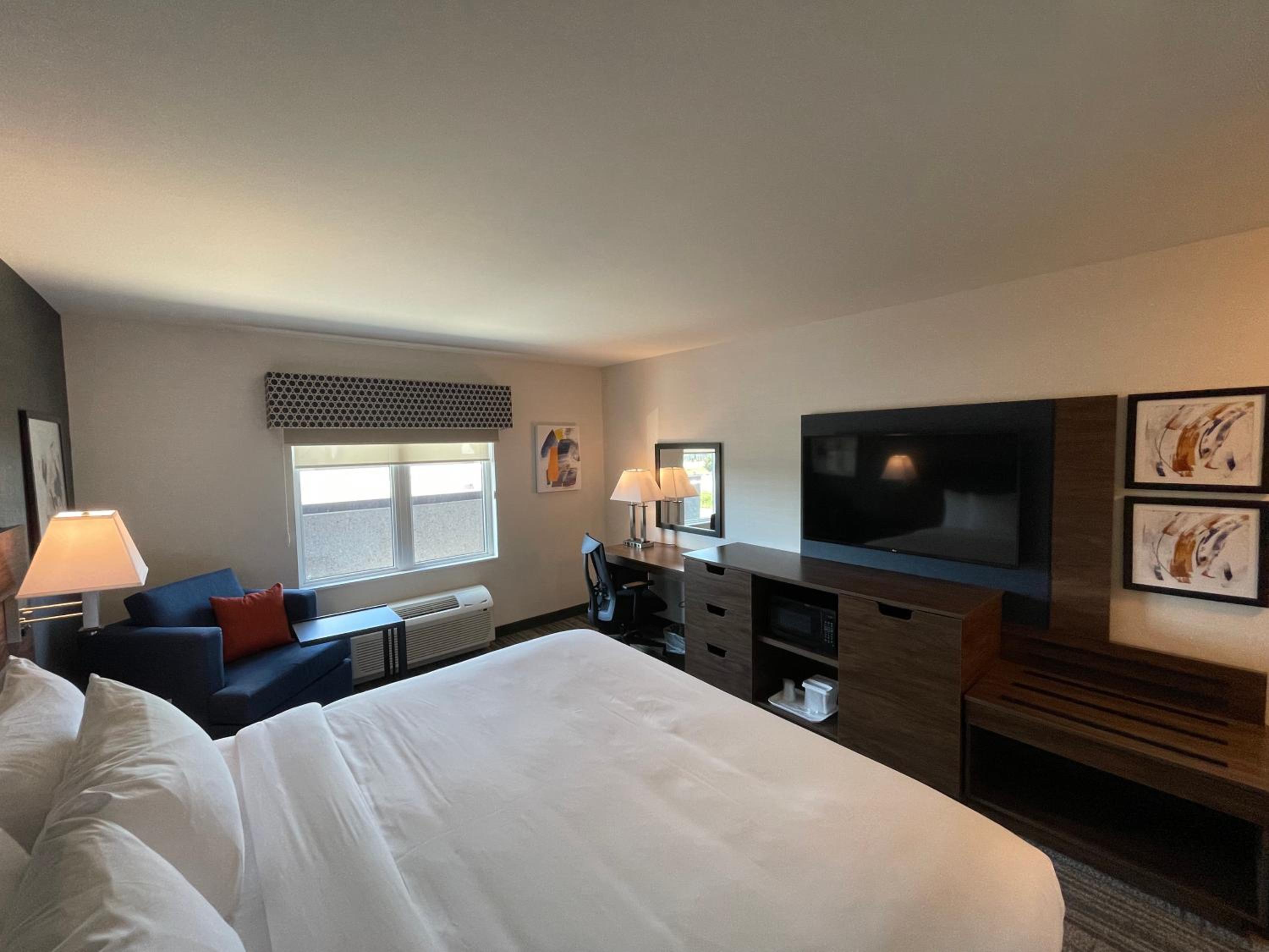 Standard King Room - Non Smoking - Photo 3