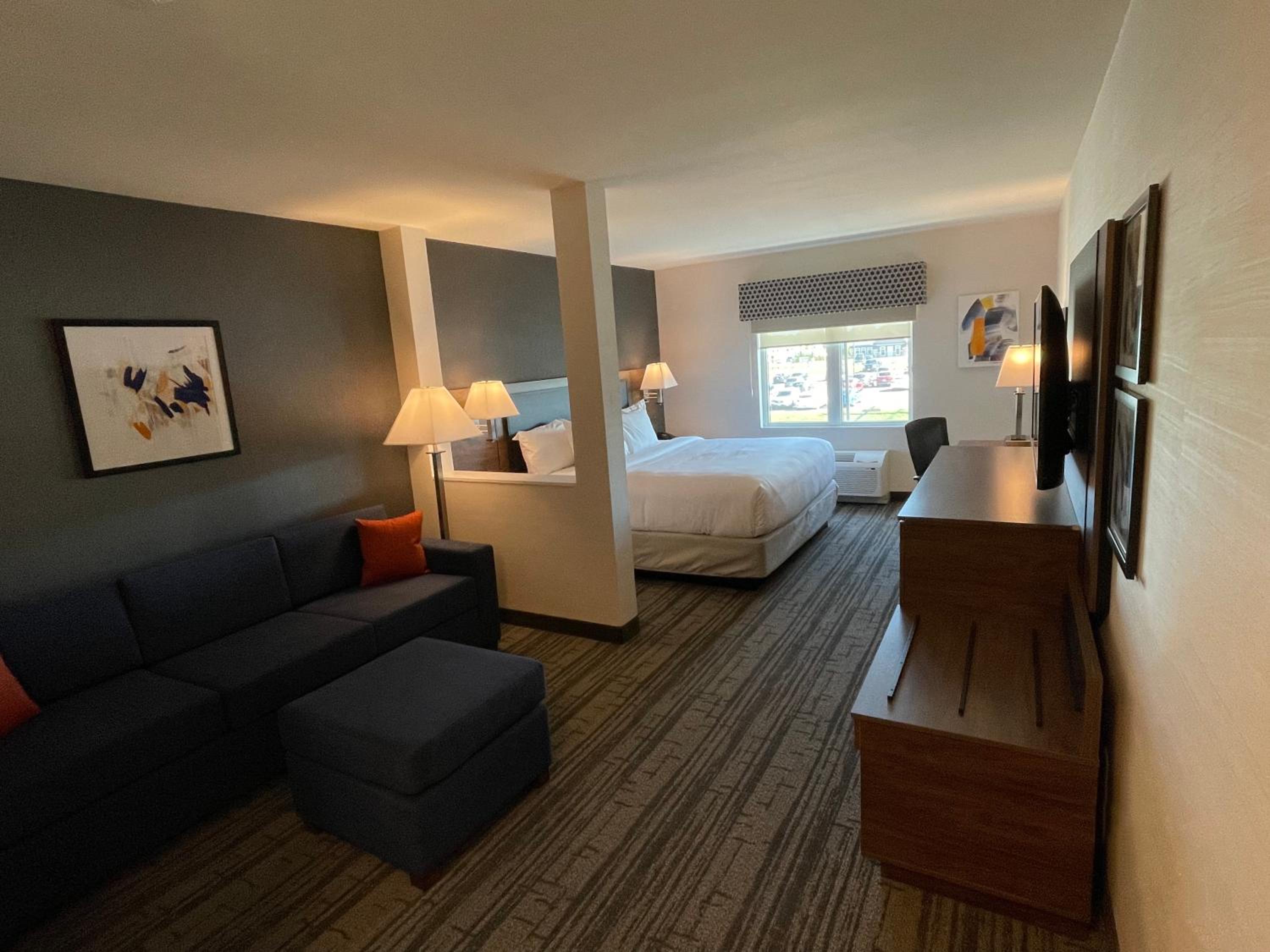 King Suite - Non Smoking - Photo 1