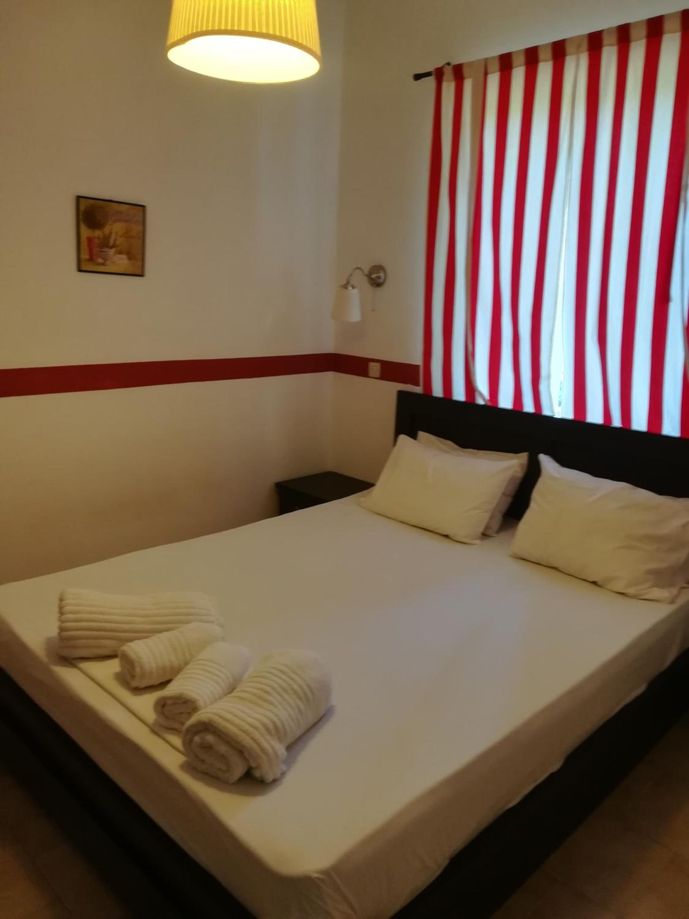 Basic Triple Room photo 3